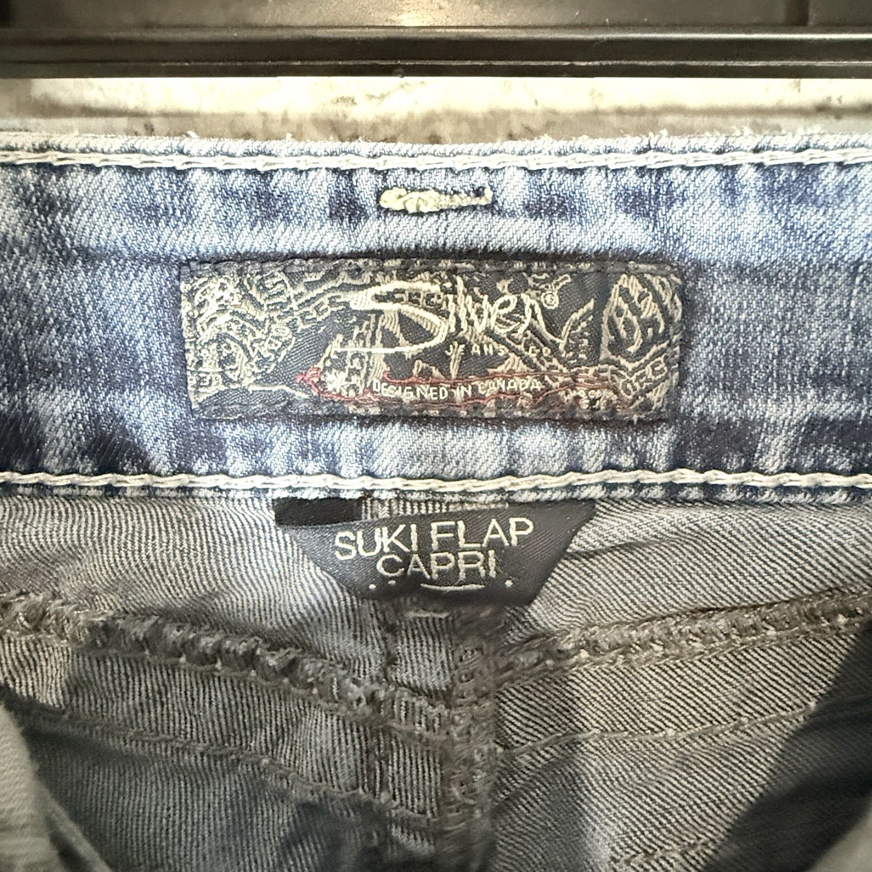 Silver Jeans Co. VINTAGE Silver Jeans Co Suki Capri Jeans Womens Size 31 Blue Metal Theme Size 24" / US 00 / IT 34 - 4 Thumbnail