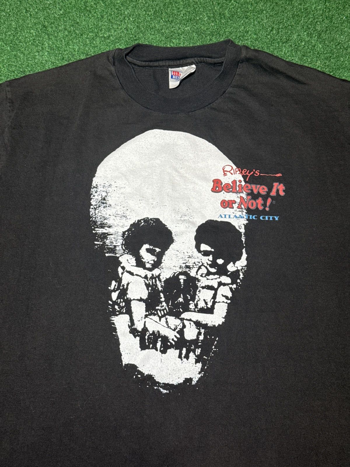 Vintage 90s Ripley’s Believe It Or Not Skull Lrg T Shirt