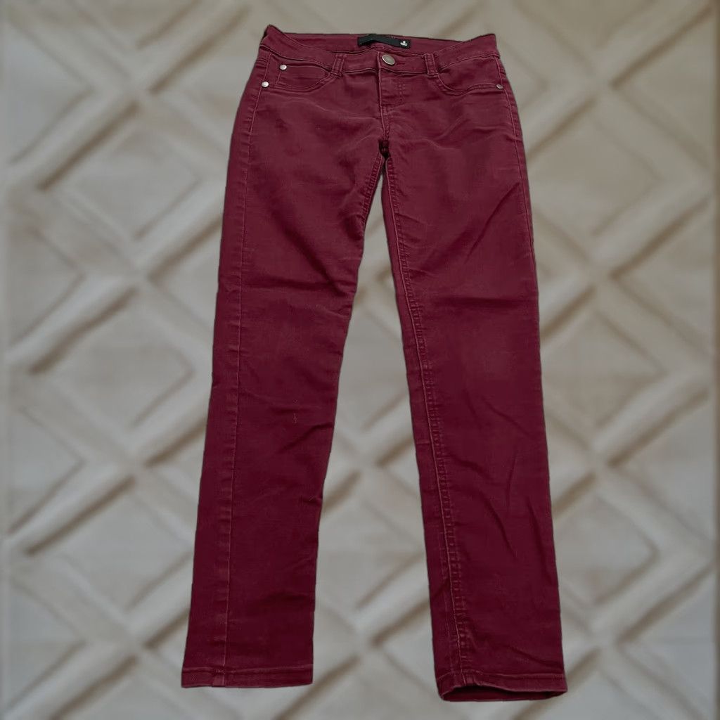Vintage Tinseltown Skinny Jeans Juniors 3 Red Maroon Mid Rise Dark Wash Stretch 28x27 Size 27" / US 4 / IT 40 - 1 Thumbnail