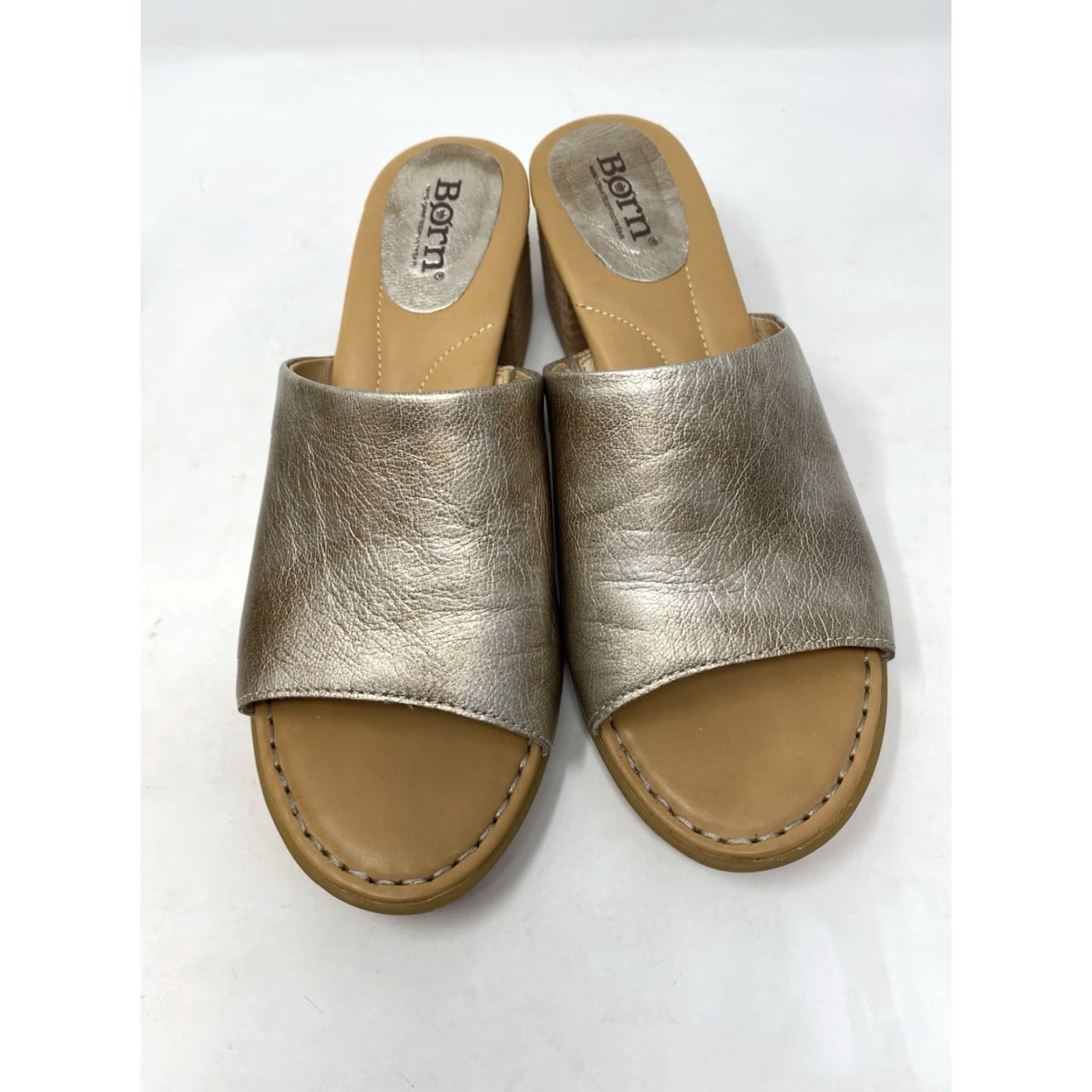 Born VINTAGE? No — Born Leather Sandal Womens Sz 8 39 Comfort Slip On Mule Block Heel Metallic Gold Sandal Gold Leather Slip-On Women’s Casual Size US 8 / IT 38 - 2 Thumbnail