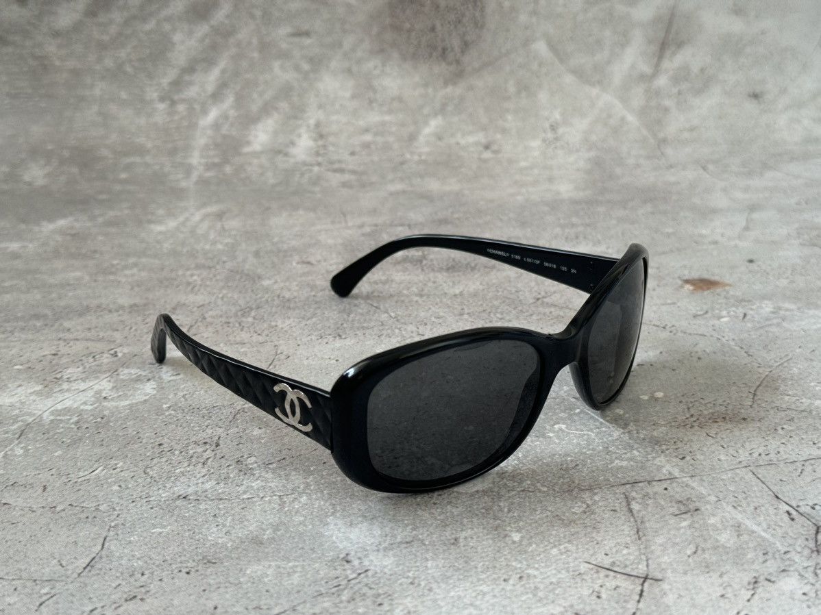Chanel Chanel Black Frame Quilted CC Logo Sunglasses 5189 Size ONE SIZE - 3 Thumbnail