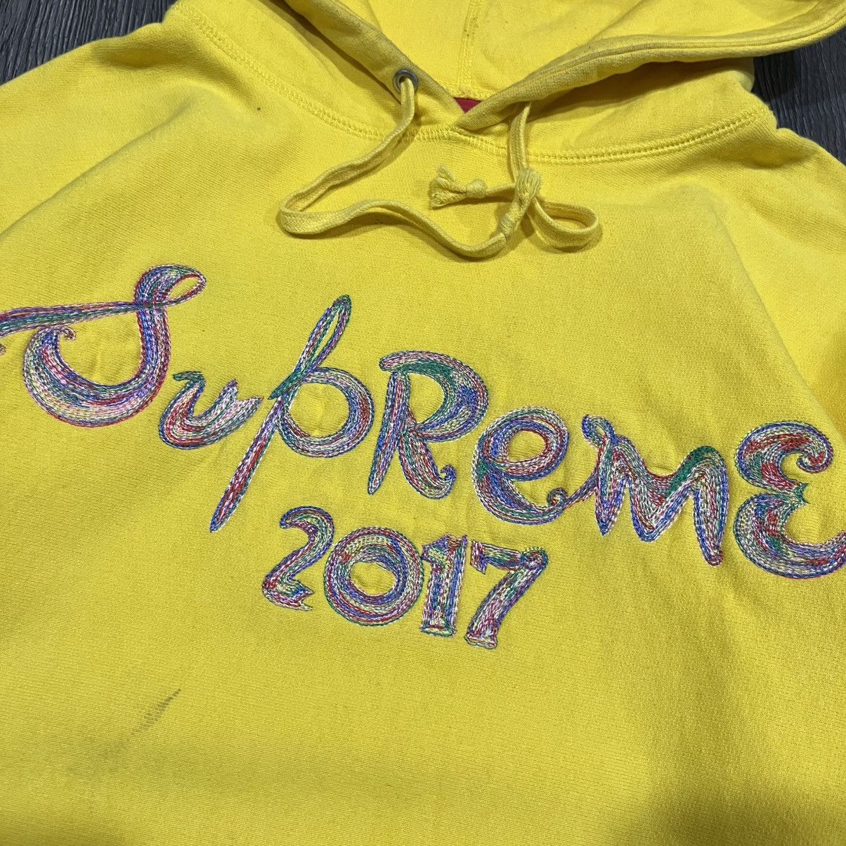 Supreme FW2017 Supreme Bursh Logo Pullover Hooded Yellow Size US M / EU 48-50 / 2 - 3 Thumbnail