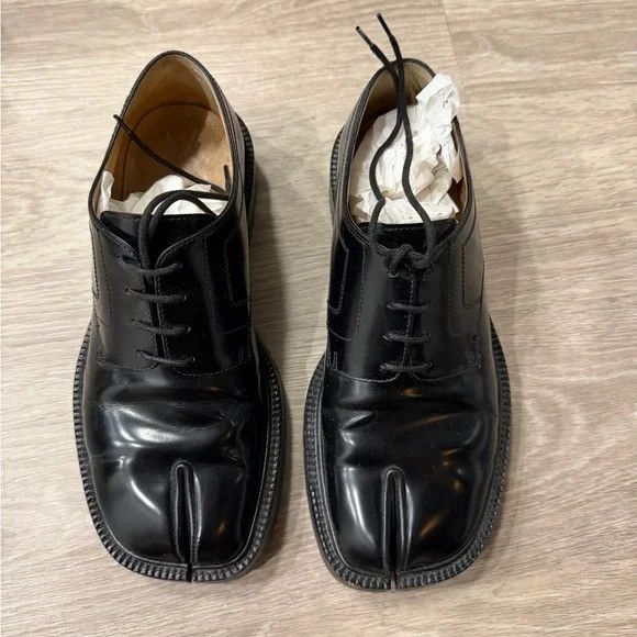 Maison Margiela Maison Margiela Men's Black Leather Shoes Size US 7 / EU 40 - 1 Thumbnail