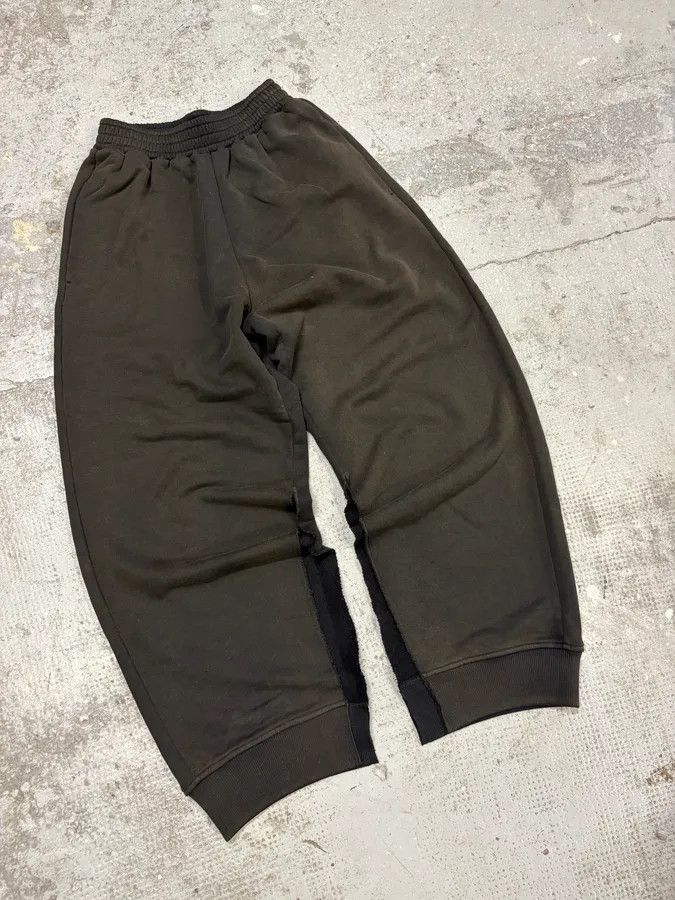 Maison Margiela Maison Margiela MM6 Black Faded Jogger Suitpants Size US 39 - 2 Thumbnail