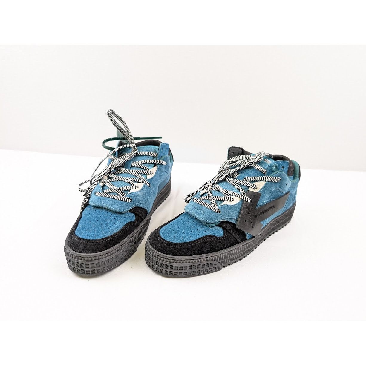 Off-White o1rshd1 Floating Arrow Suede Sneakers in Multicolor Size US 10 / EU 43 - 11 Thumbnail