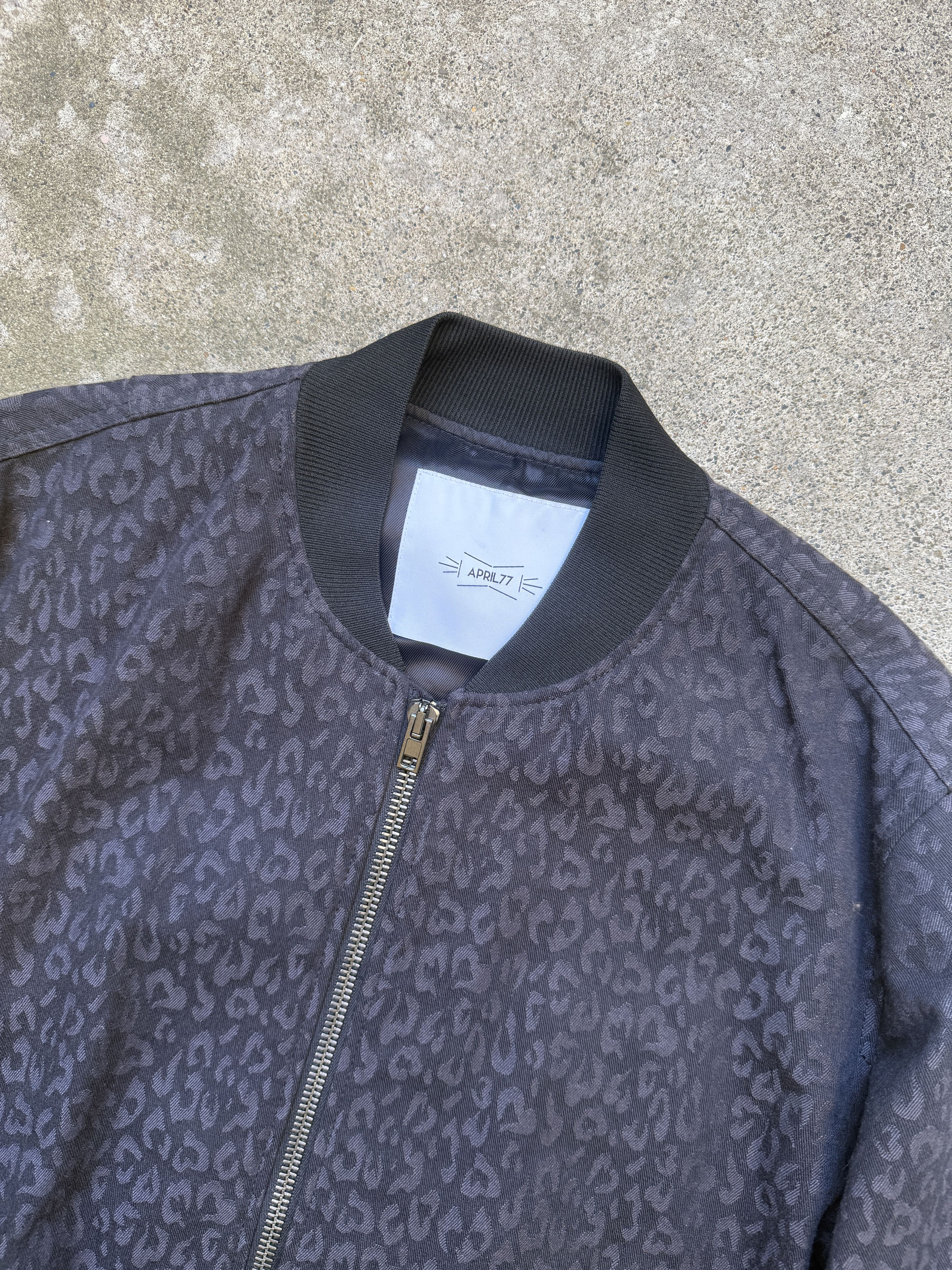 April 77 April 77 jacquard bomber jacket baby cat cheetah leopard L Size US L / EU 52-54 / 3 - 2 Thumbnail