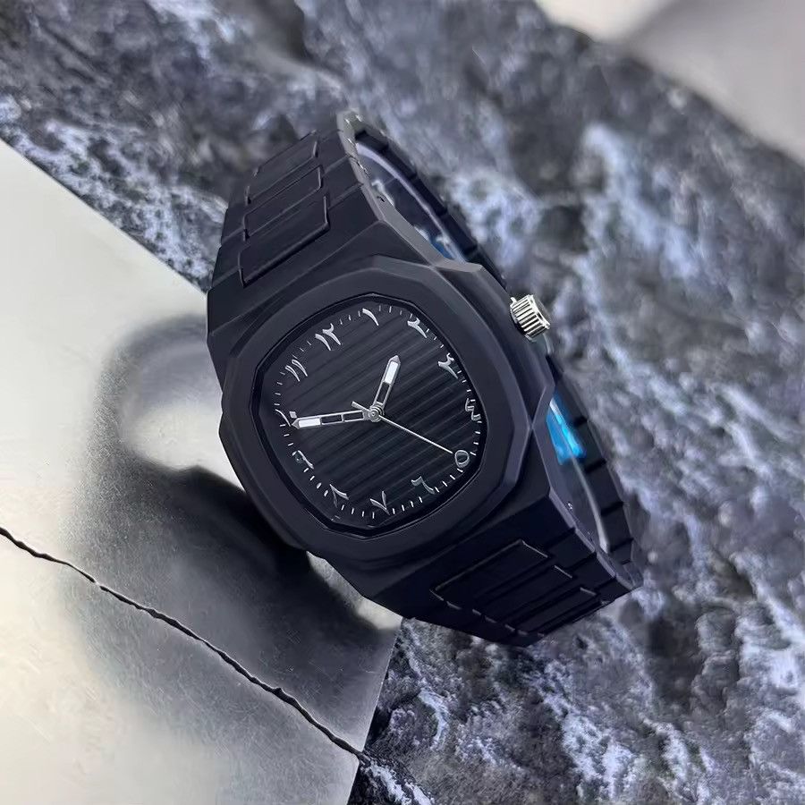 Vintage Arabic Numerals Dial Watch Size ONE SIZE - 2 Thumbnail