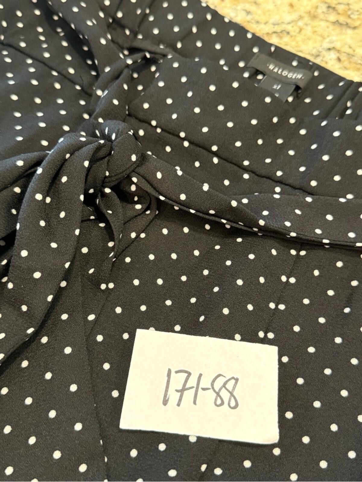 Other Halogen cropped pants black & white polka dots SZ 1X Size 40" / US 18 - 9 Thumbnail