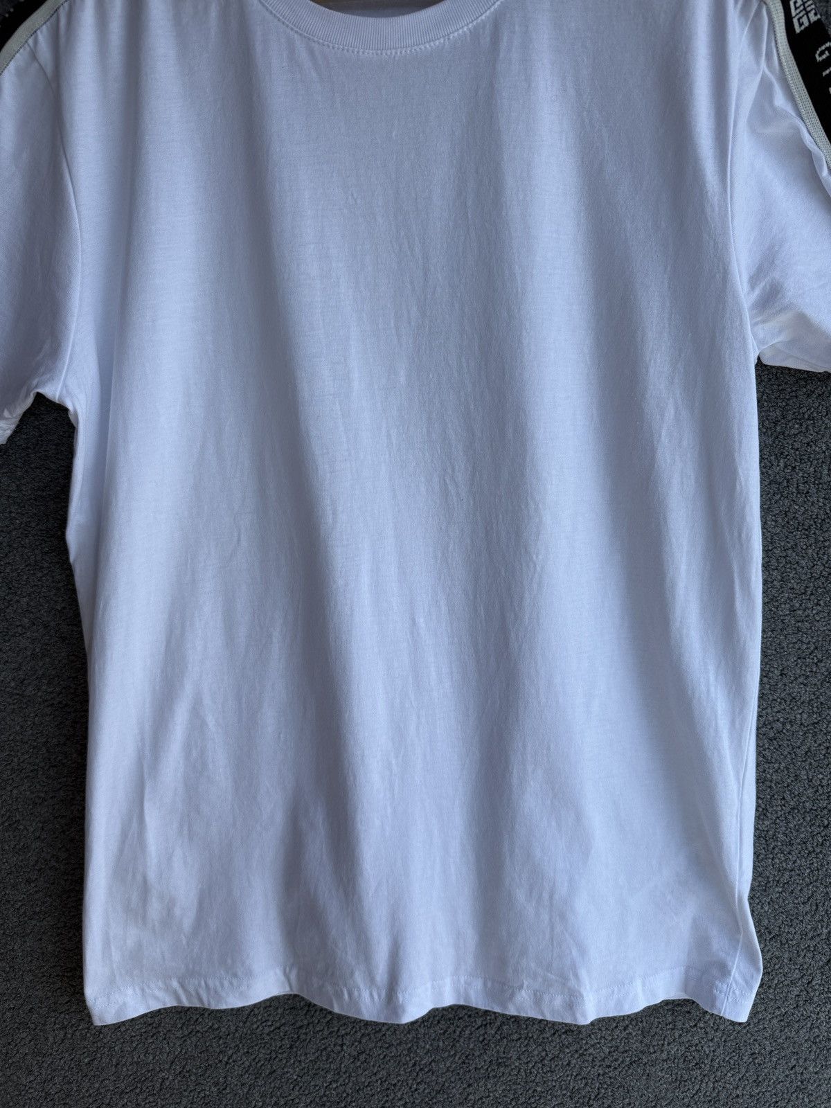 Givenchy Givenchy Taped Sleeve Logo T-Shirt Size US XL / EU 56 / 4 - 3 Thumbnail