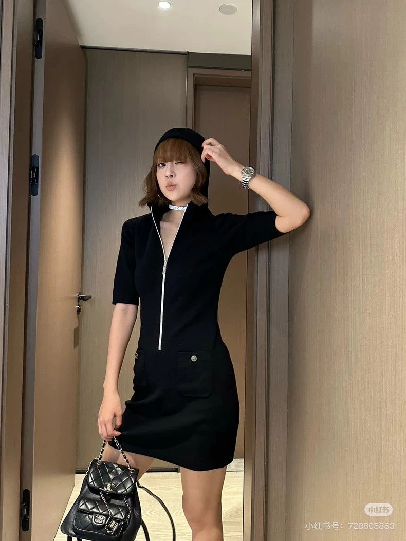Chanel Chanel 25C Early Spring Show Black Hooded brooch Zipper Dr Size XS / US 0-2 / IT 36-38 - 9 Thumbnail