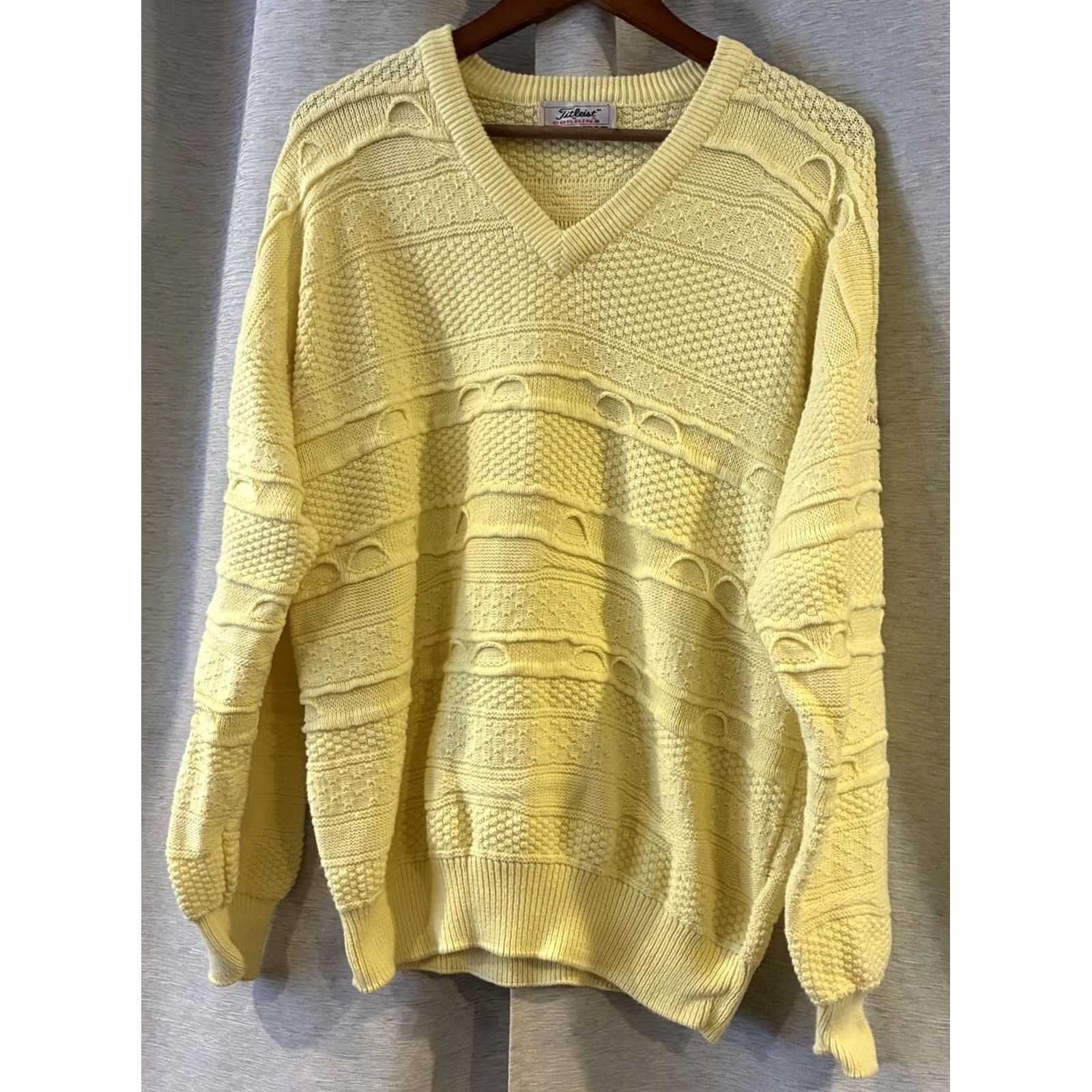 Vintage Titleist Sweater Mens Large Yellow Geometric Cotton Knit Golfing V-Neck 90s, Men's — image 2 of 6