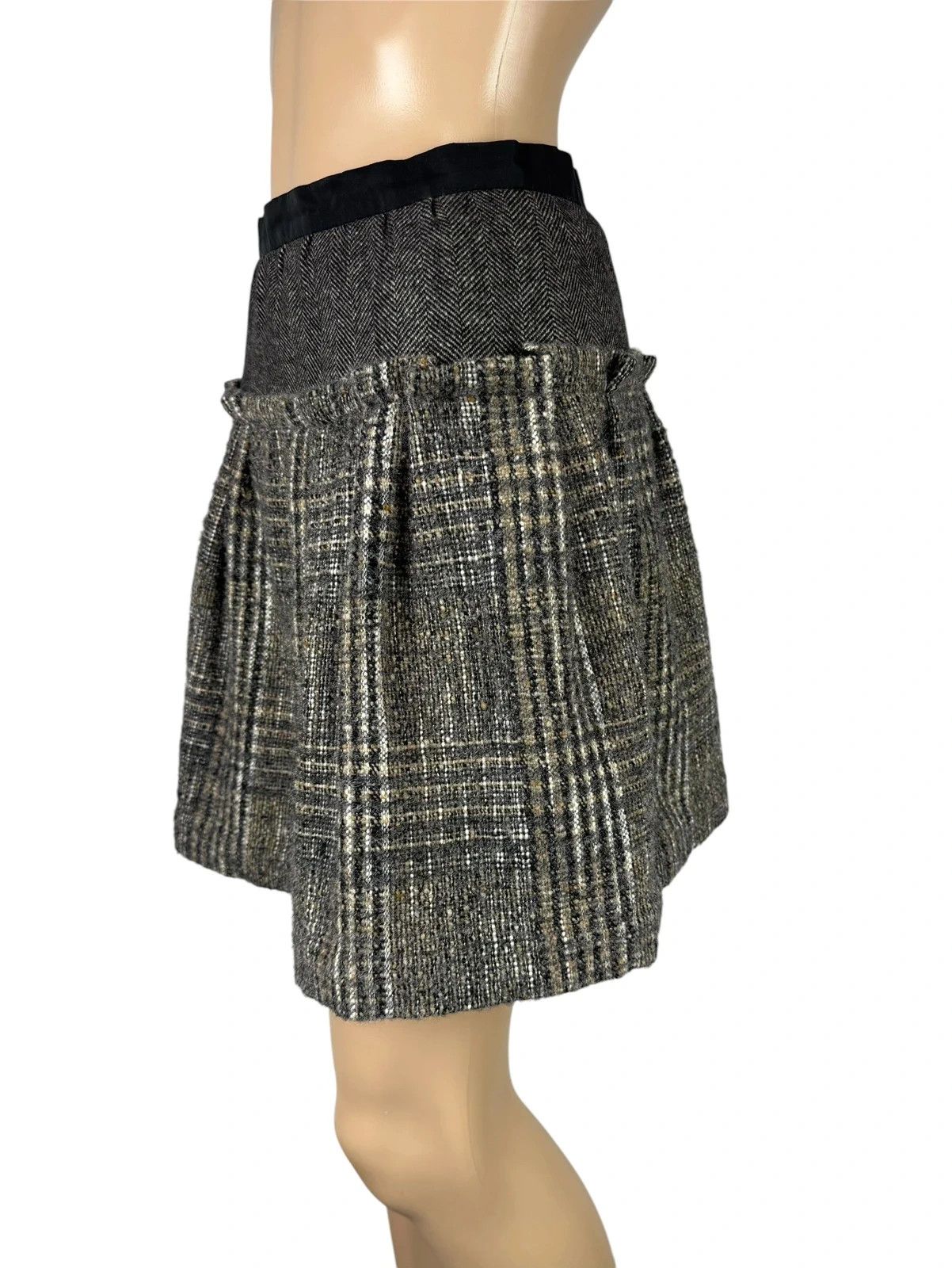 Louis Vuitton Louis Vuitton Mini Skirt Mohair size XS Size 26" / US 2 / IT 38 - 4 Thumbnail