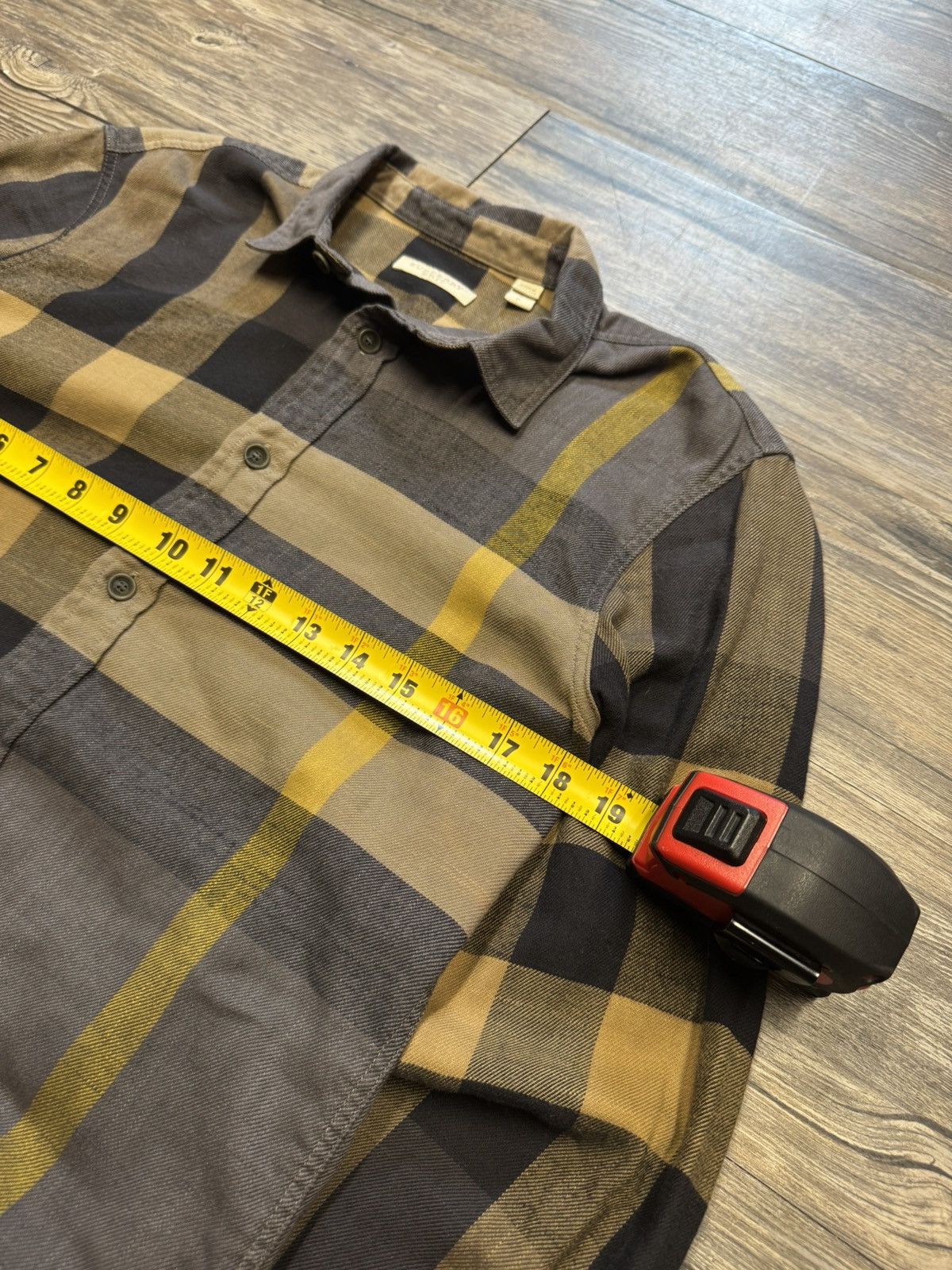 Burberry BURBERRY PLAID CHECK PATTERN COLLARED BUTTON UP SHIRT Size US S / EU 44-46 / 1 - 3 Thumbnail