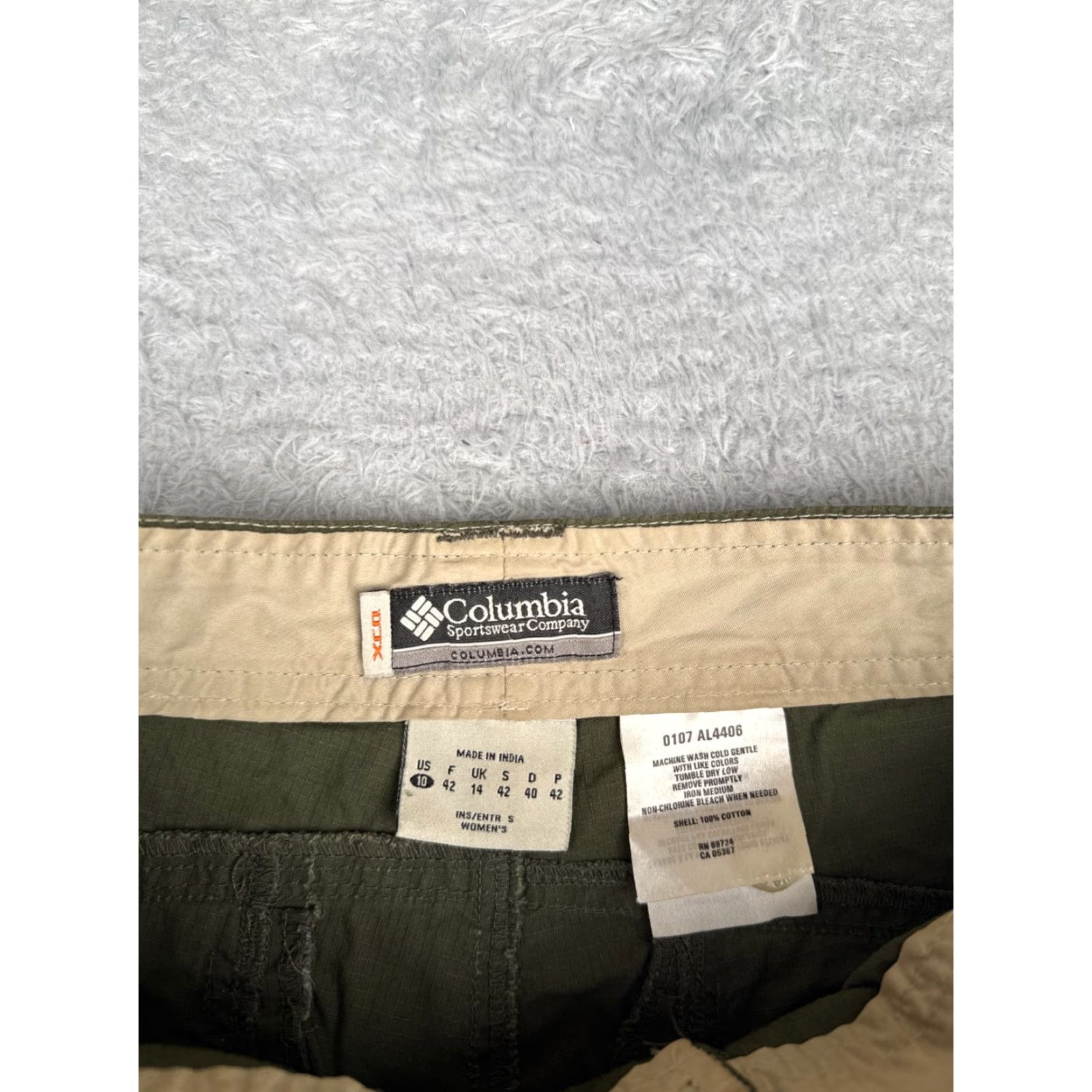 Vintage VINTAGE Columbia Shorts Women 10 Green Cargo Rip-Stop 100% Cotton XCO Hike Camp Size 32" / US 10 / IT 46 - 7 Thumbnail