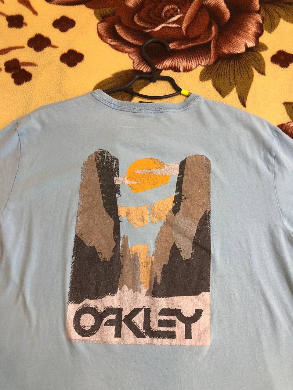 Oakley Vintage Oakley Y2K 2 T-shirt Faded streetwear big logo tee Size US XL / EU 56 / 4 - 5 Thumbnail