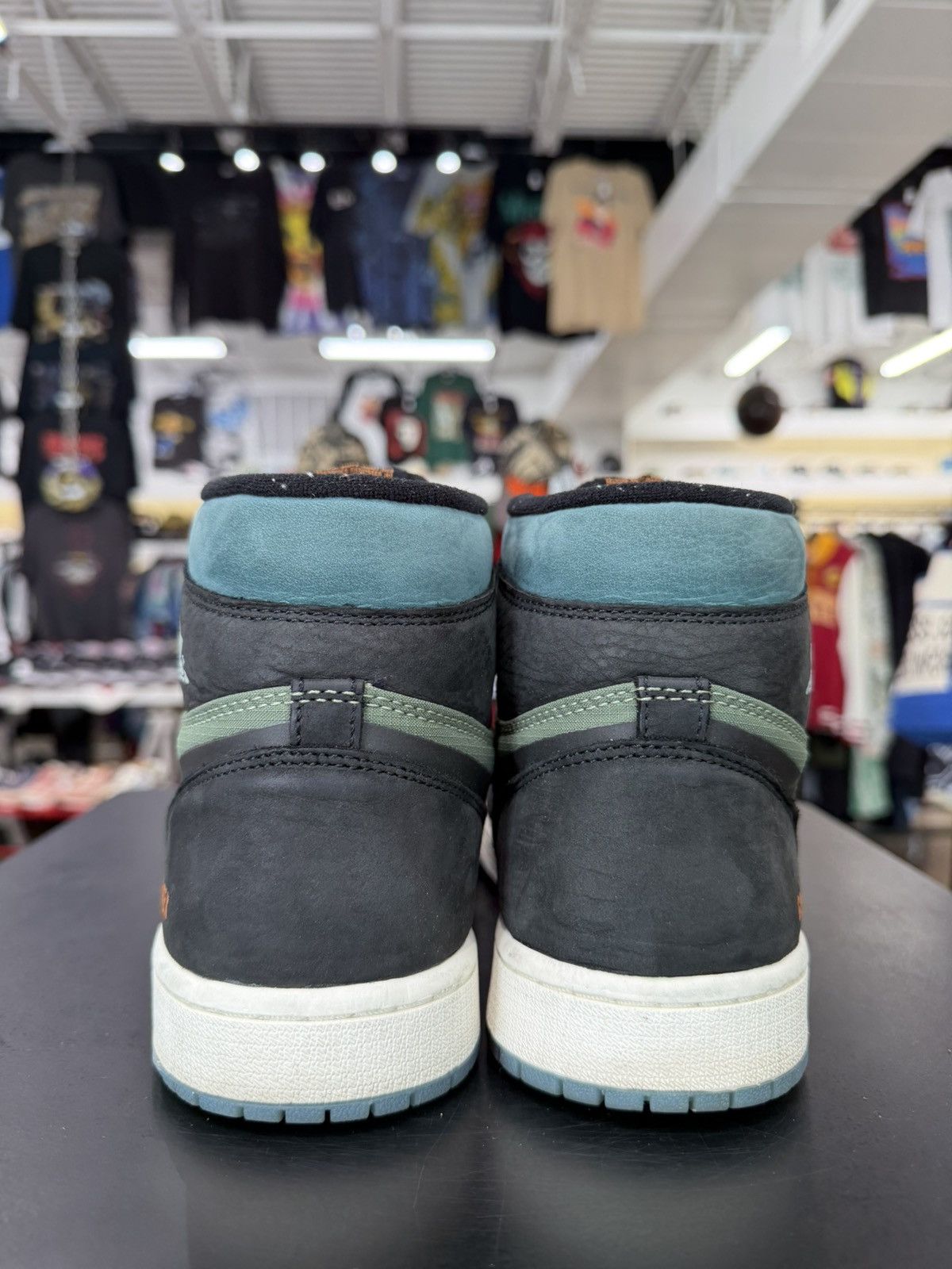 Jordan Brand Jordan 1 Gore-Tex Black Olive Size 9 (2023) Size US 9 / EU 42 - 5 Thumbnail