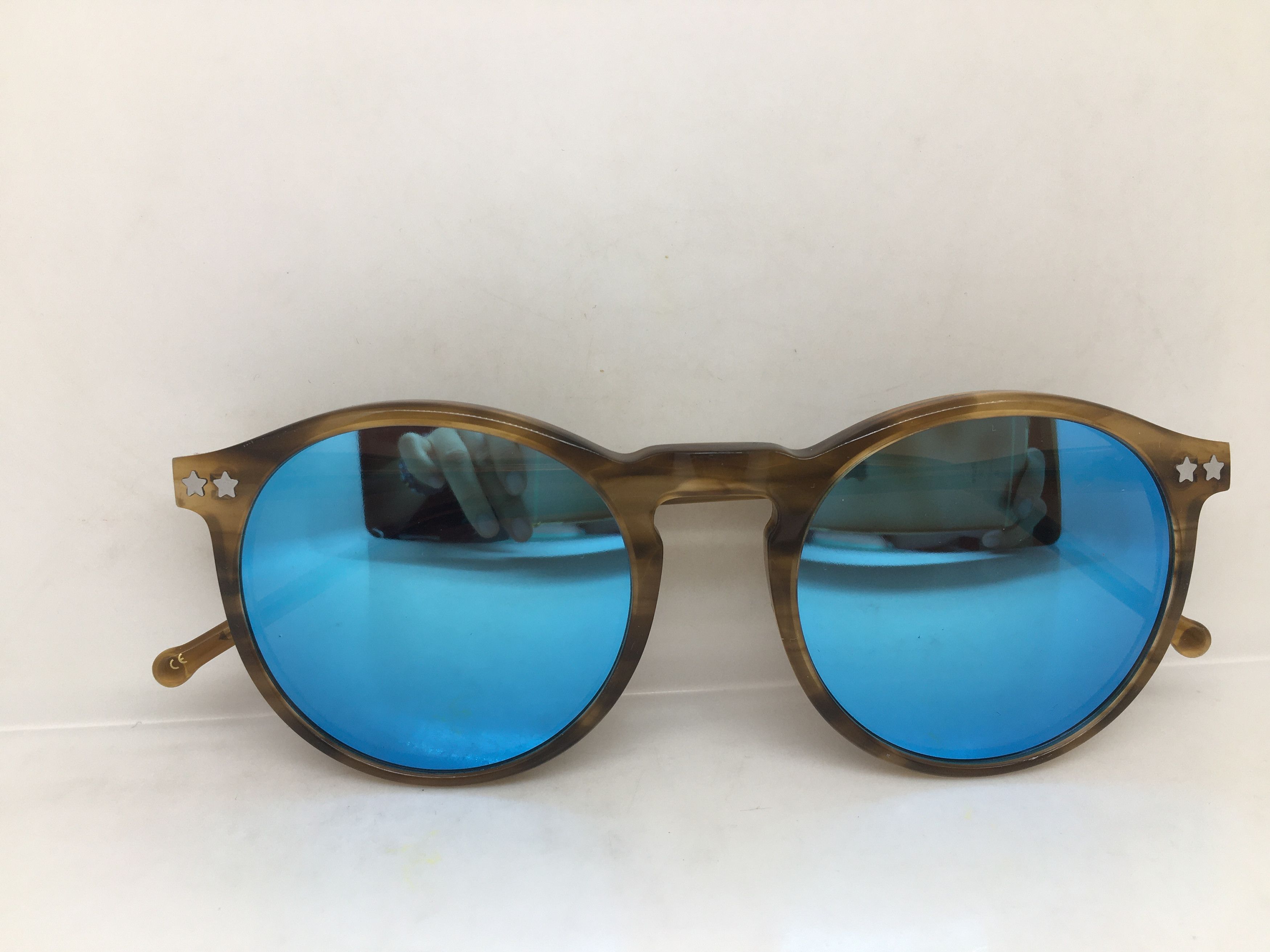 Wildfox Wildfox Steff Ivy League Keyhole Sunglasses Frame Size ONE SIZE - 8 Thumbnail