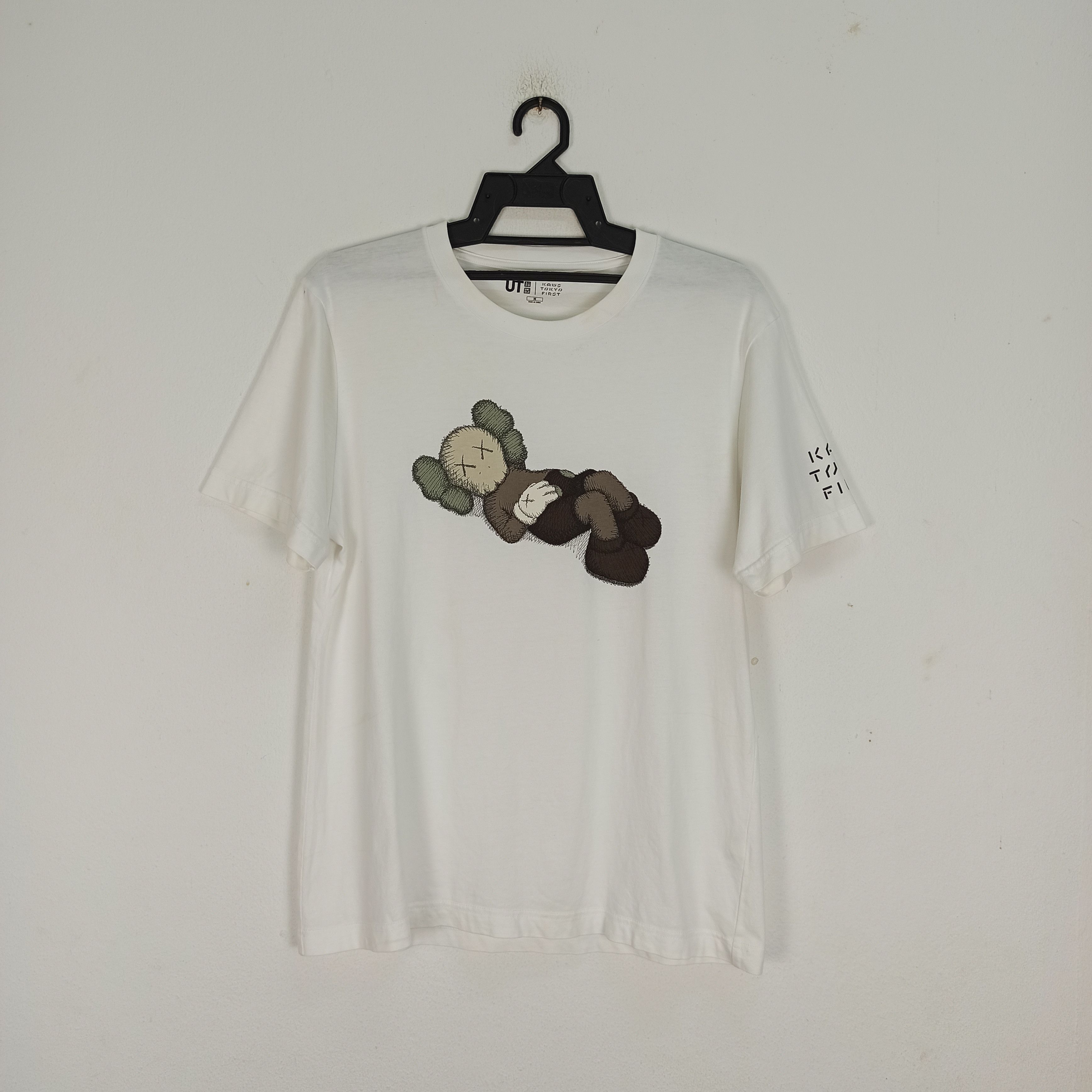 Kaws × Uniqlo Kaws X Uniqlo Tshirt Size US M / EU 48-50 / 2 - 1 Thumbnail