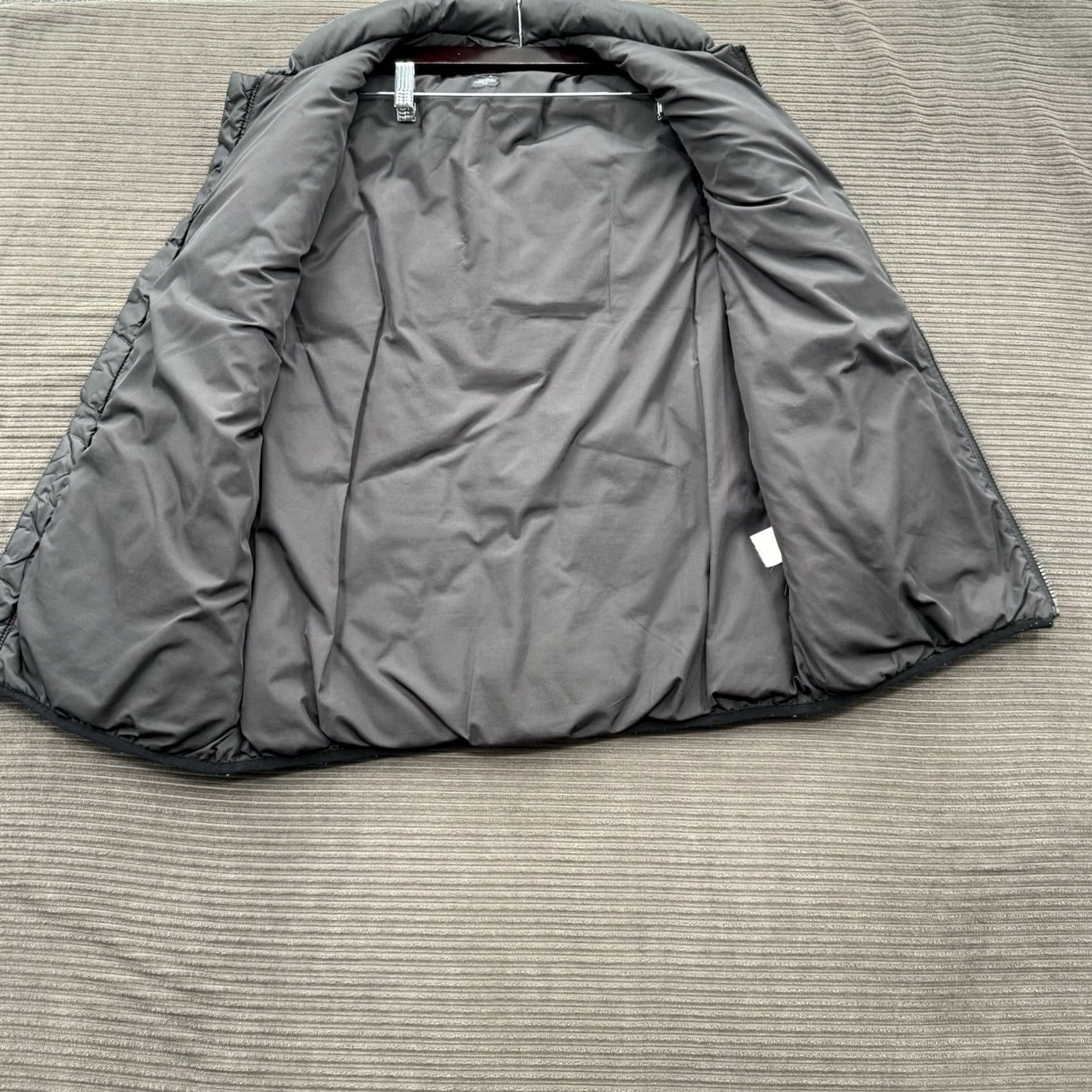 Armani Exchange Armani Exchange Puffer Vest Men M Black Nylon Full Zip Designer Casual, Travel Logo Zipper Full Zip Vest Mens Size US M / EU 48-50 / 2 - 7 Thumbnail