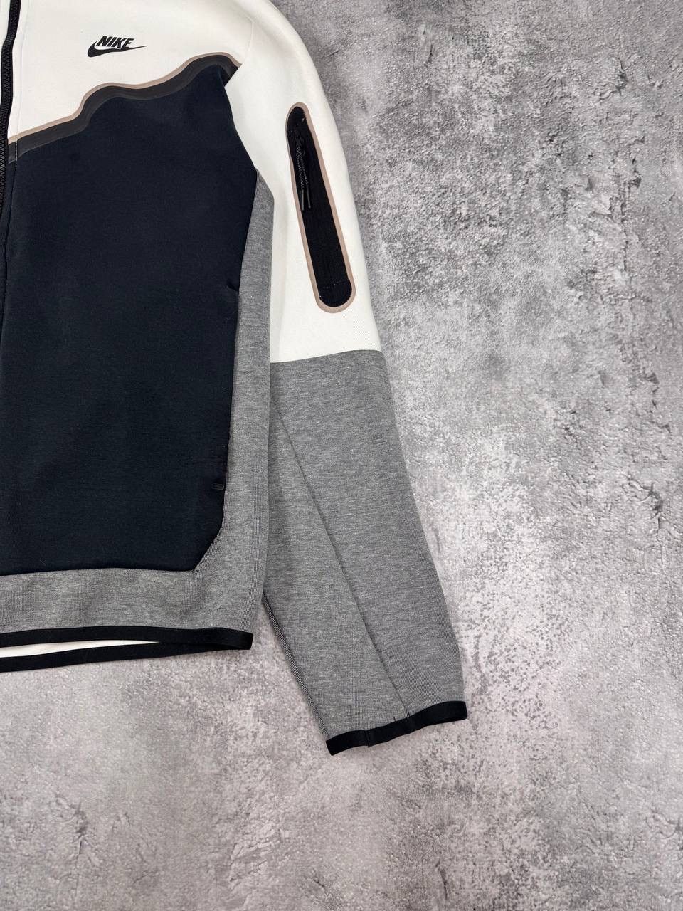 Nike Nike Men Tech Fleece Zip Hoodie Black White Grey Size Medium Size US M / EU 48-50 / 2 - 2 Thumbnail