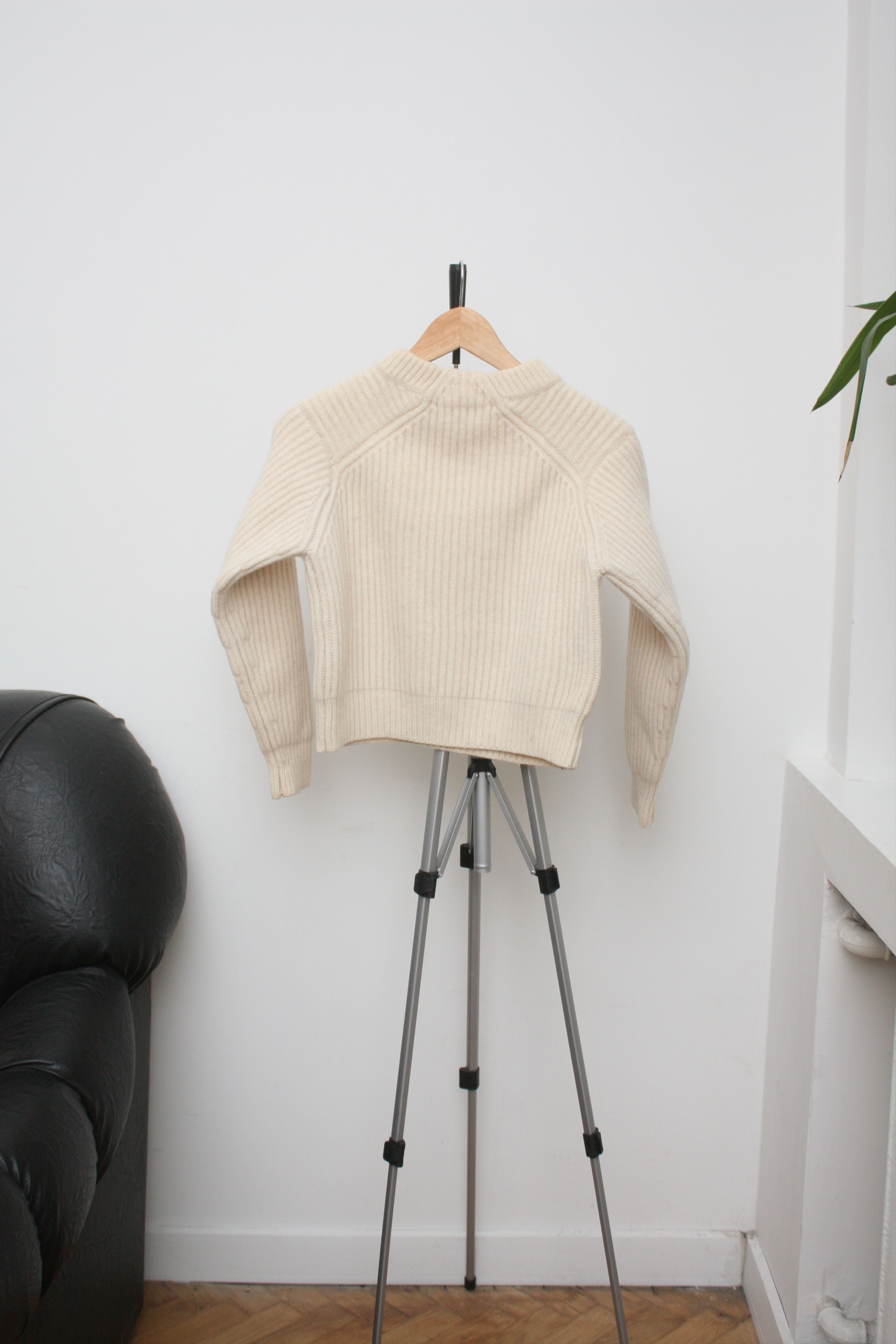 Acne Studios Acne Studios Cream Wool Knitted Sweater Women's XXS Size XXS / US 00 / IT 34 - 3 Thumbnail