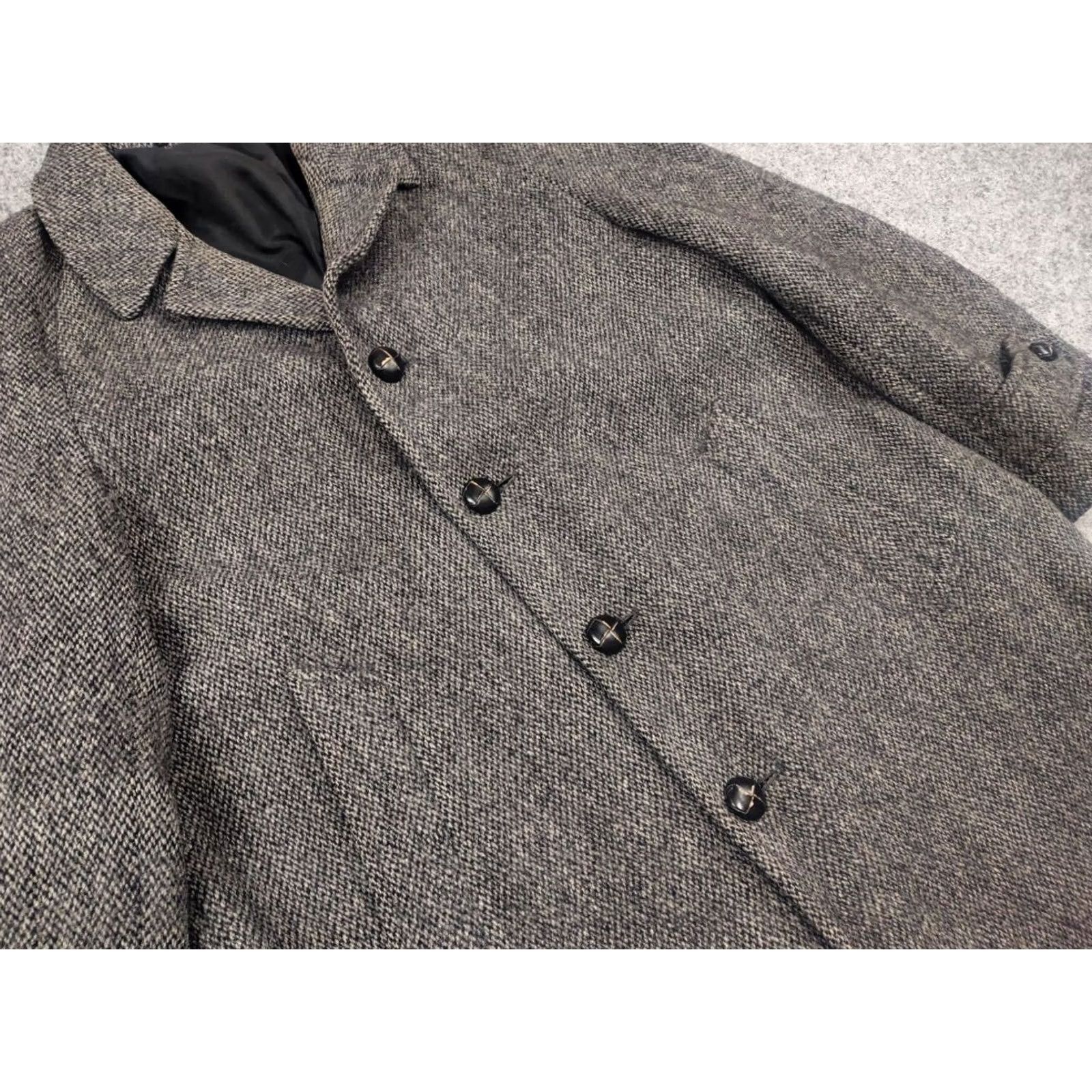 Harris Tweed VINTAGE Harris Tweed England Overcoat Gray Scottish Wool herringbone Coat Jacket 80s Men L Winter Fall Wool Tweed Long 103 cm 70 cm 58 cm Size US L / EU 52-54 / 3 - 5 Thumbnail