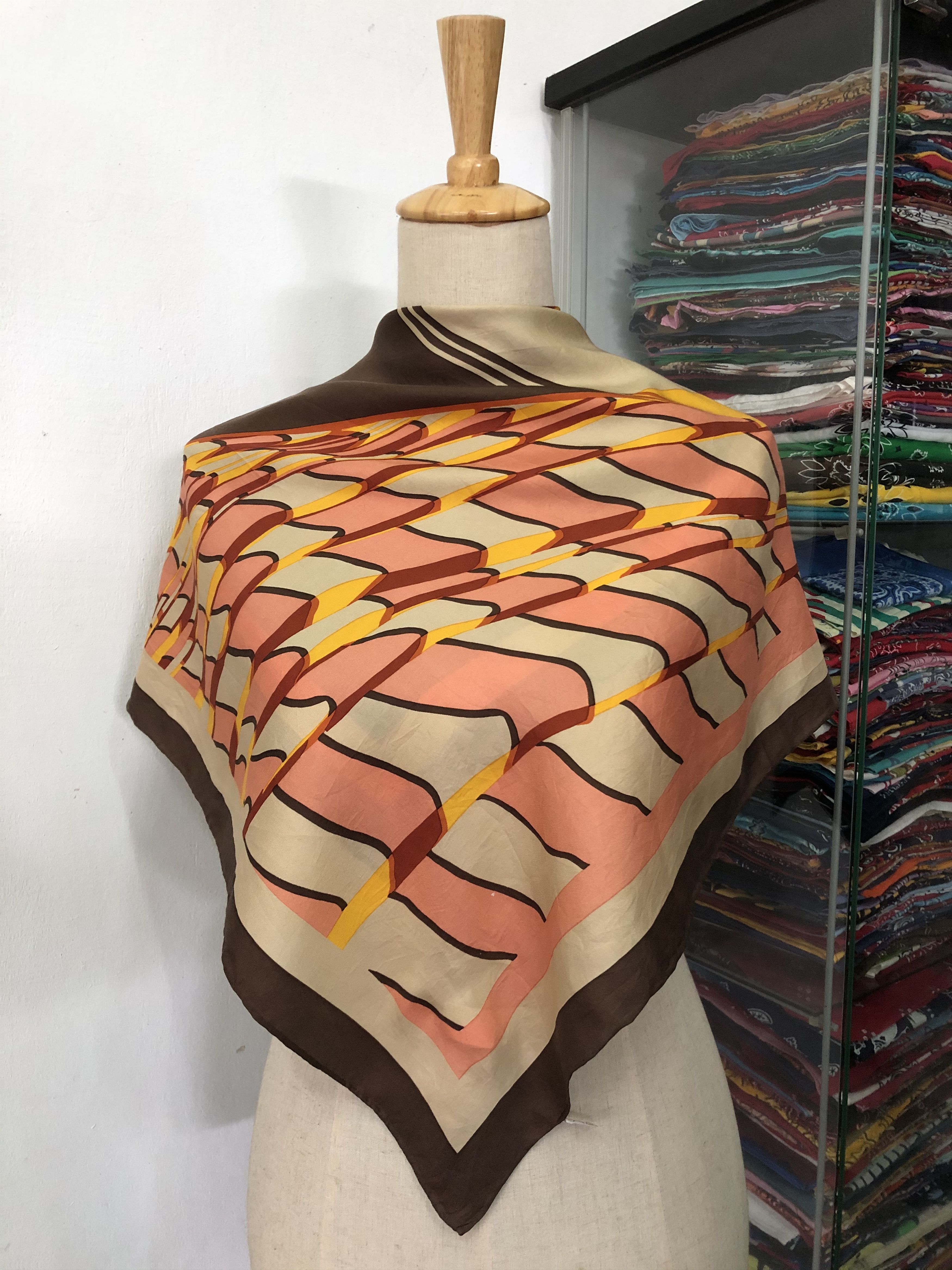 Vintage Vintage Silk Scarf Size ONE SIZE - 1 Thumbnail