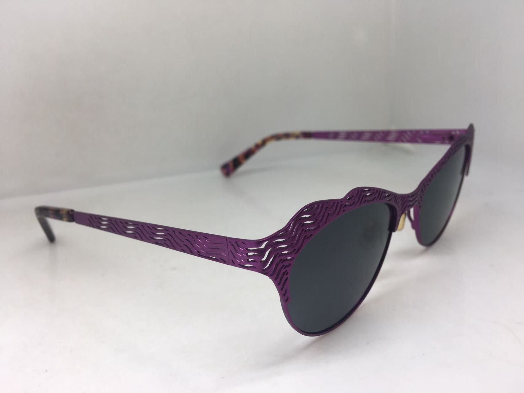 Other Mod Cat Eye Purish Woman Polarized Sunglasses Size ONE SIZE - 2 Thumbnail
