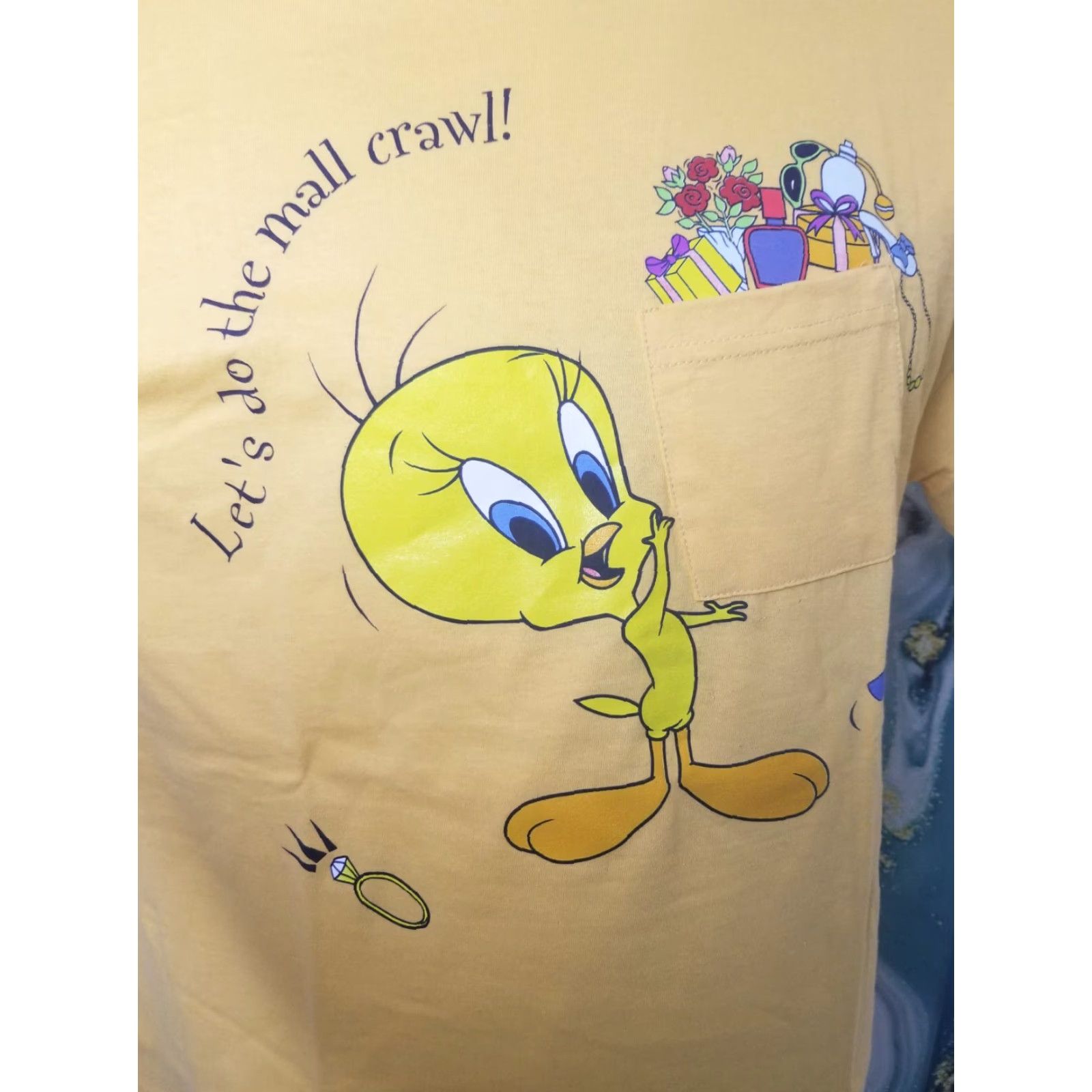Vintage VINTAGE Tweety Bird Pocket T Shirt Looney Tunes Let's Do The Mall Crawl XL Mens Yellow 90s Graphic Print Size US XL / EU 56 / 4 - 2 Thumbnail