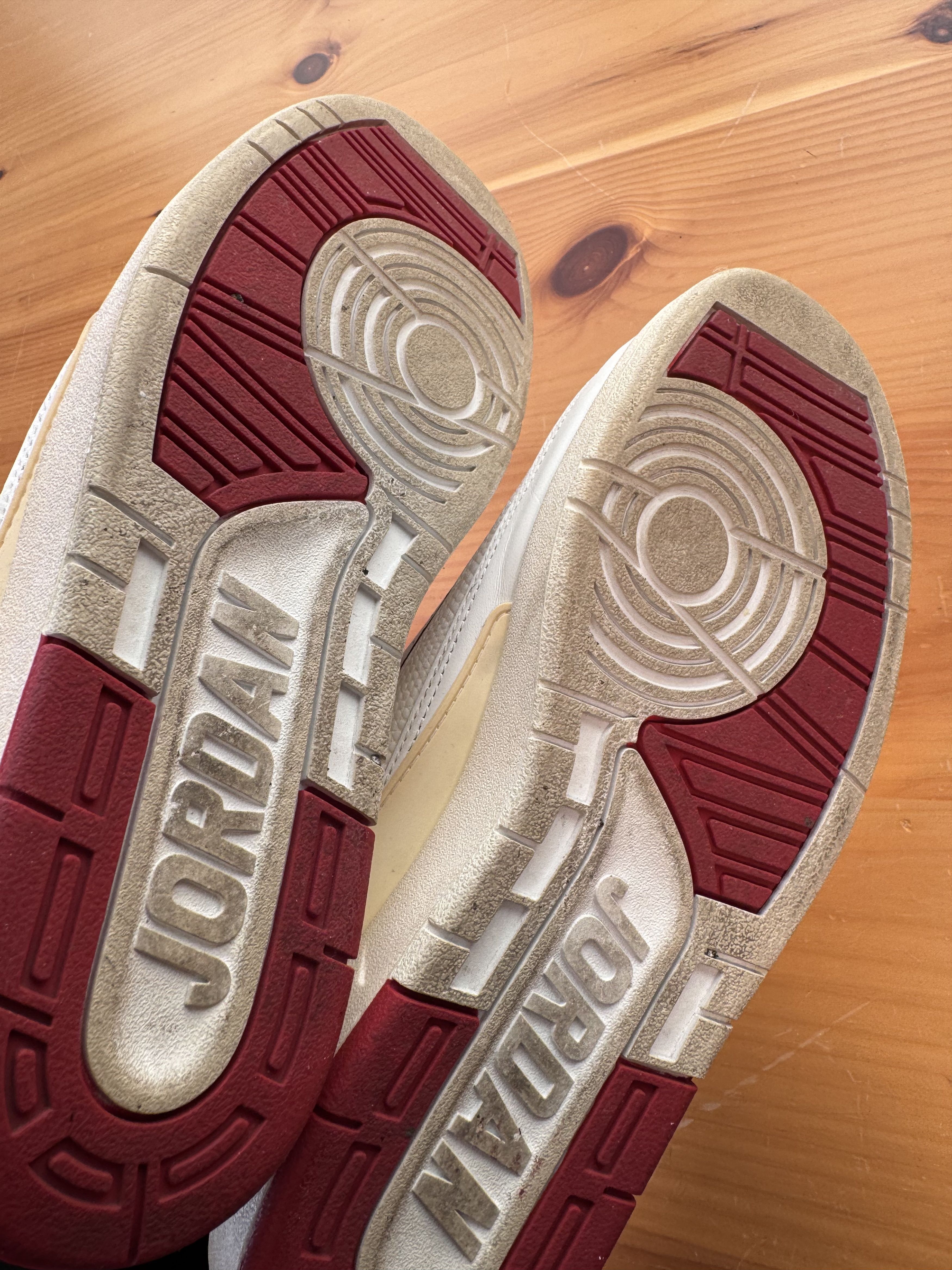 Jordan Brand 2004 Jordan 2 low Size US 10 / EU 43 - 10 Thumbnail