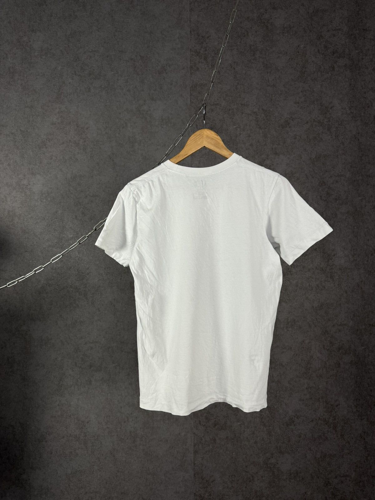 Kaws × Uniqlo Kaws x Uniqlo cult tee Size US XS / EU 42 / 0 - 7 Thumbnail
