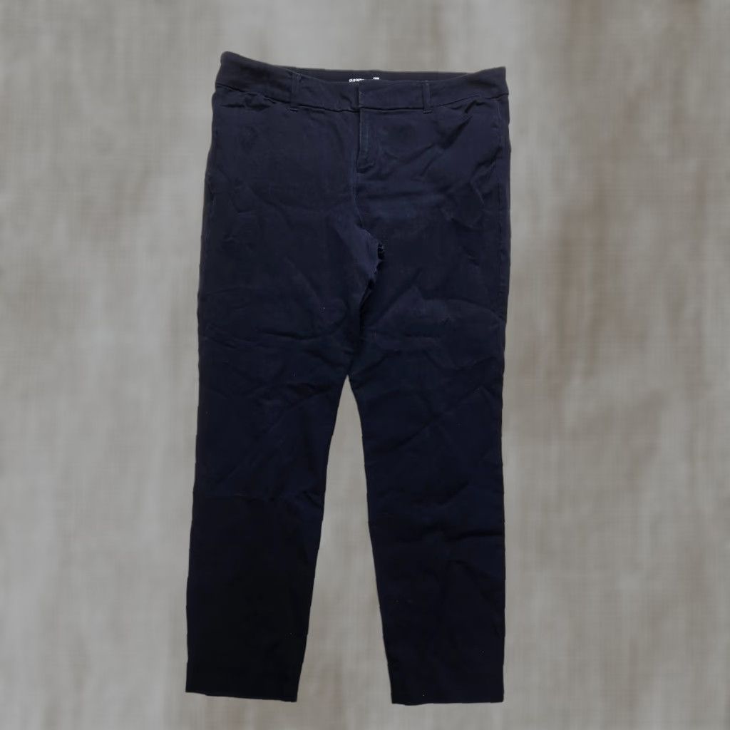 Old Navy Old Navy Black Skinny Chino Pants Women's 14 Regular Fit Size 36" / US 14 / IT 50 - 1 Thumbnail