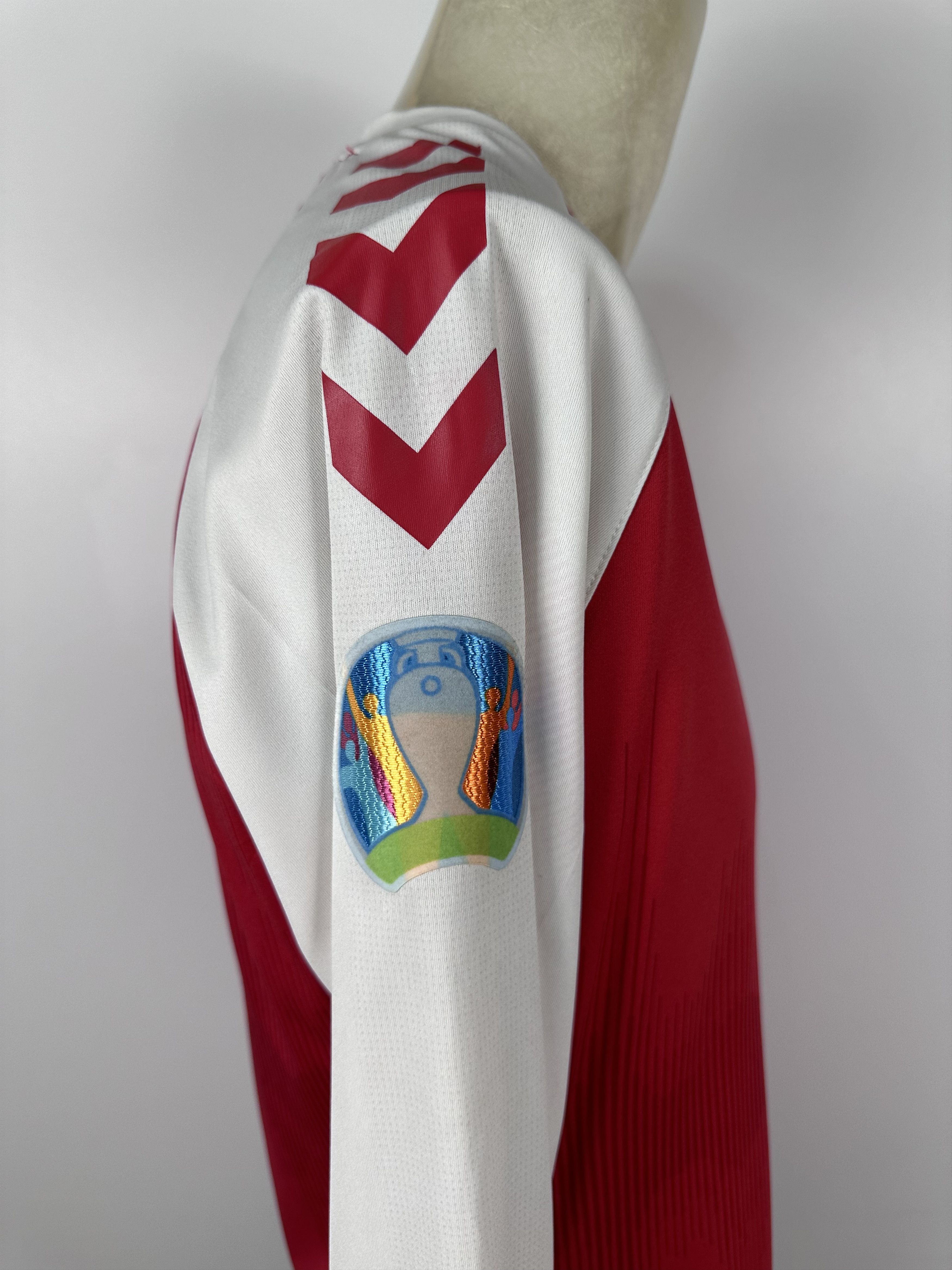 Hummel DENMARK 2021 LONG SLEEVE FOOTBALL SHIRT SOCCER JERSEY HUMMEL Size US M / EU 48-50 / 2 - 12 Thumbnail