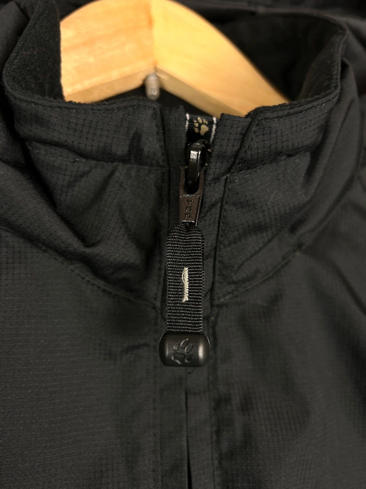 Jack Wolfskin Jack Wolfskin black windbreaker jacket with hood Size US S / EU 44-46 / 1 - 5 Thumbnail