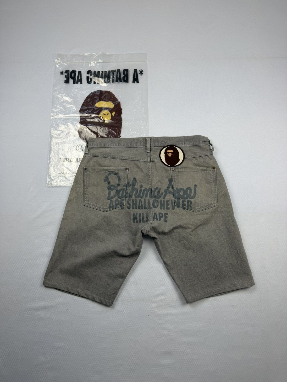 Bape Bape grey jorts back logo Size US 34 / EU 50 - 1 Thumbnail