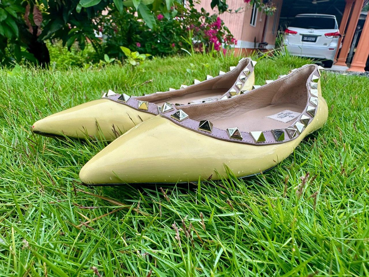 Valentino Authentic Valentino Garavani Rockstud Ballet Flats Size US 7 / IT 37 - 5 Thumbnail