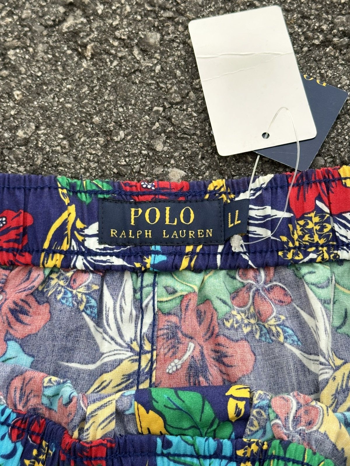 Polo Ralph Lauren Polo Ralph Lauren floral-print swim shorts. Size US 32 / EU 48 - 8 Thumbnail