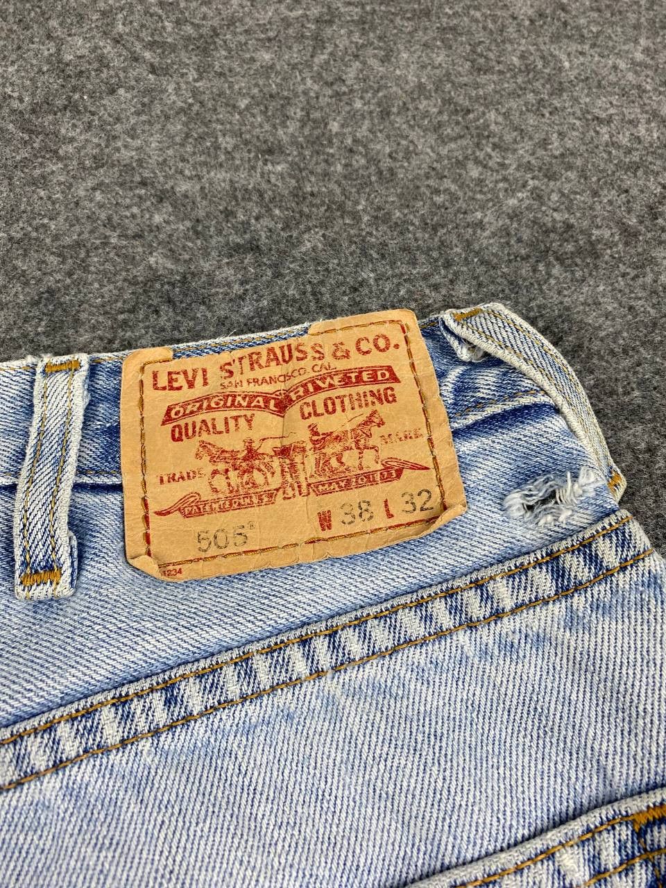 Levi's vintage levis 505 regular fit distressed denim Size US 39 - 8 Thumbnail