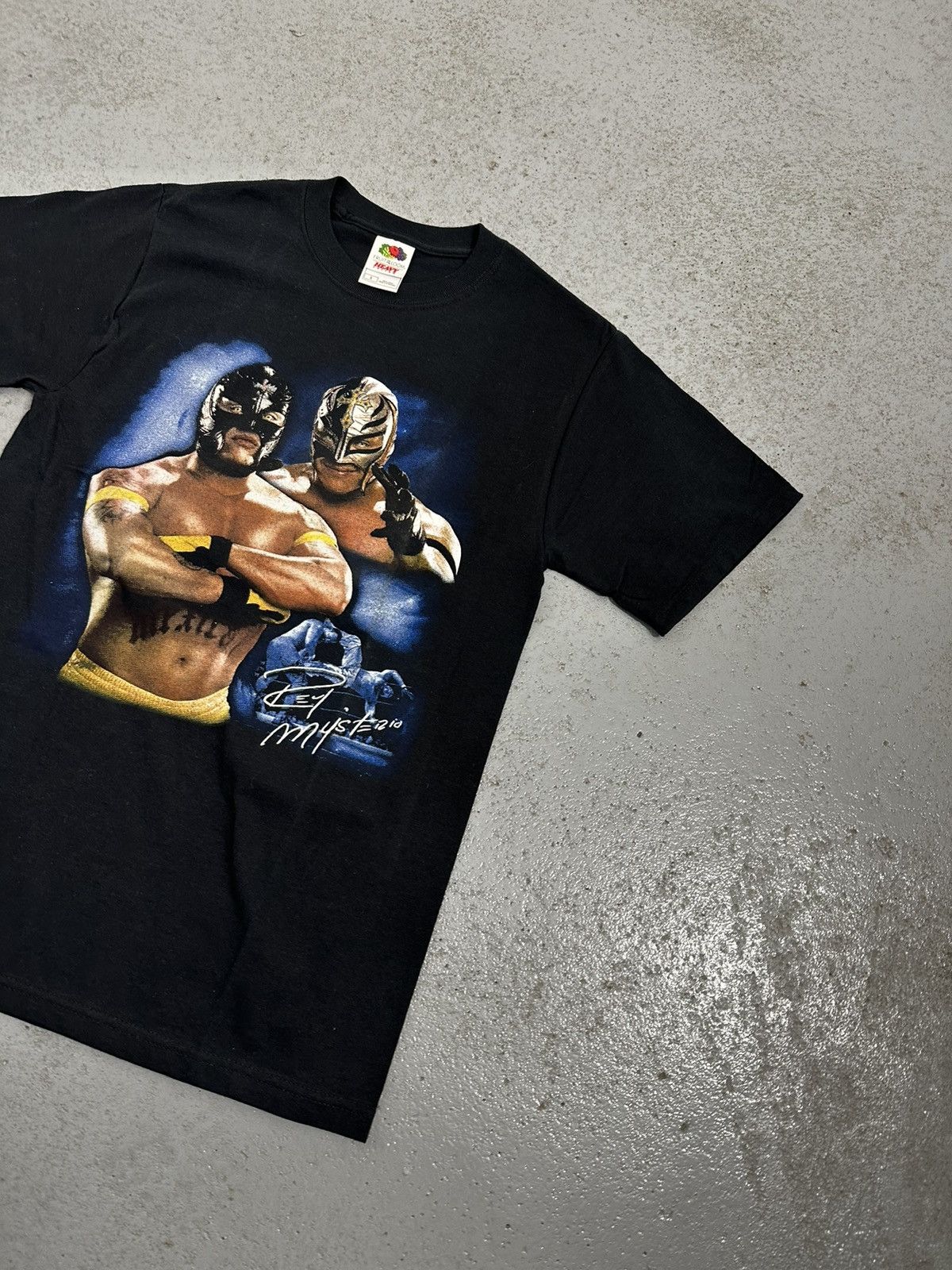 WWE Vintage 00s WWE Rey Mysterio Fruit Of The Loom T-Shirt Size US S / EU 44-46 / 1 - 3 Thumbnail