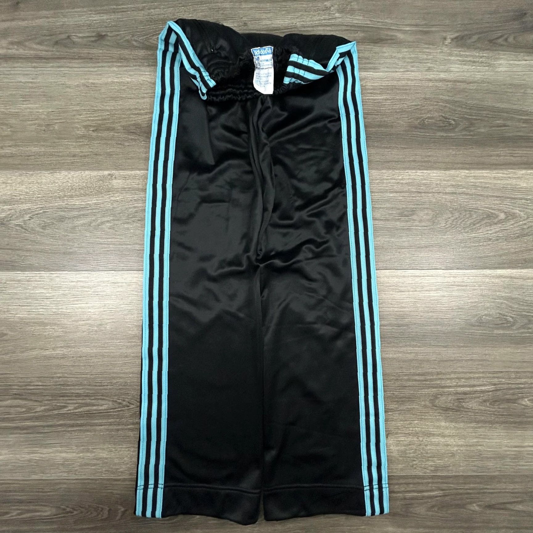 Adidas VINTAGE adidas Track Pants Womens Small Black Blue 3 Stripe USA 70s Keyrolan Wide-Leg Pockets Zip Pocket Elastic Waist Size 28" / US 6 / IT 42 - 2 Thumbnail