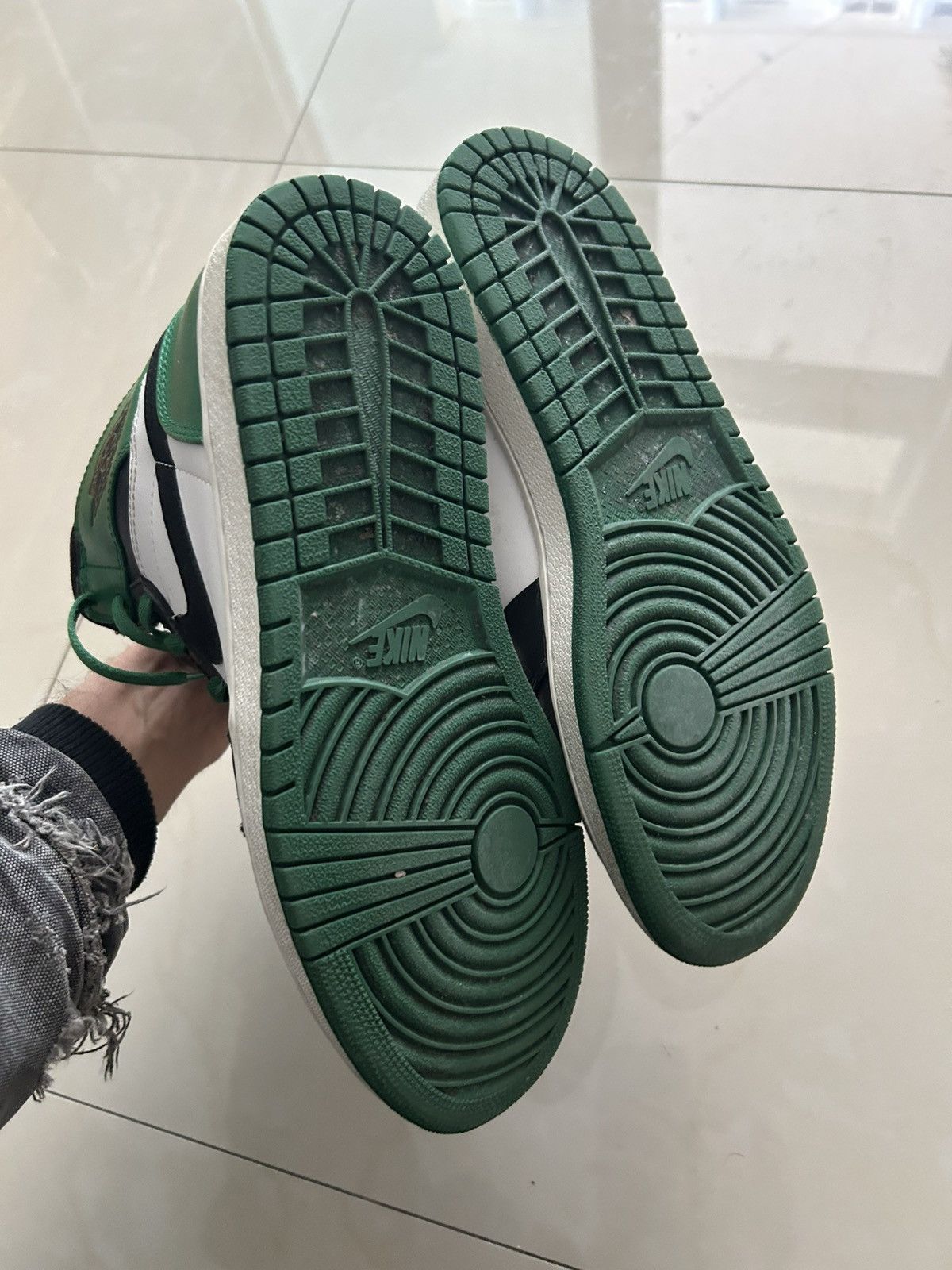 Jordan Brand 2009 jordan 1 Celtics Size US 9.5 / EU 42-43 - 5 Thumbnail