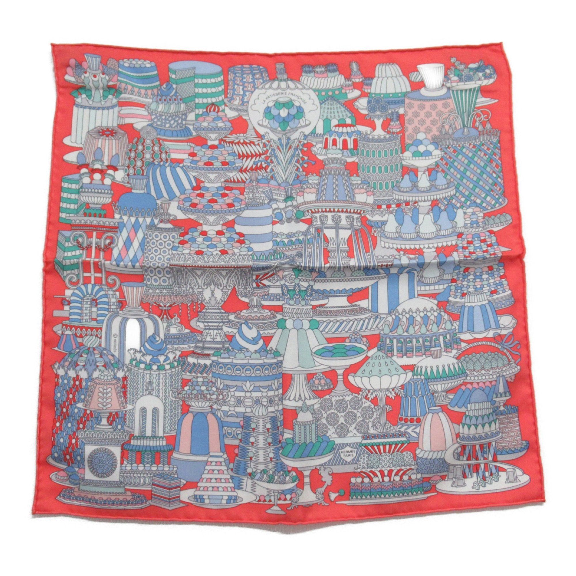 Écharpe HERMÈS Carré 45 En Soie - Motif Horsebit #595 - Occasion Très Bon état - Multicolore