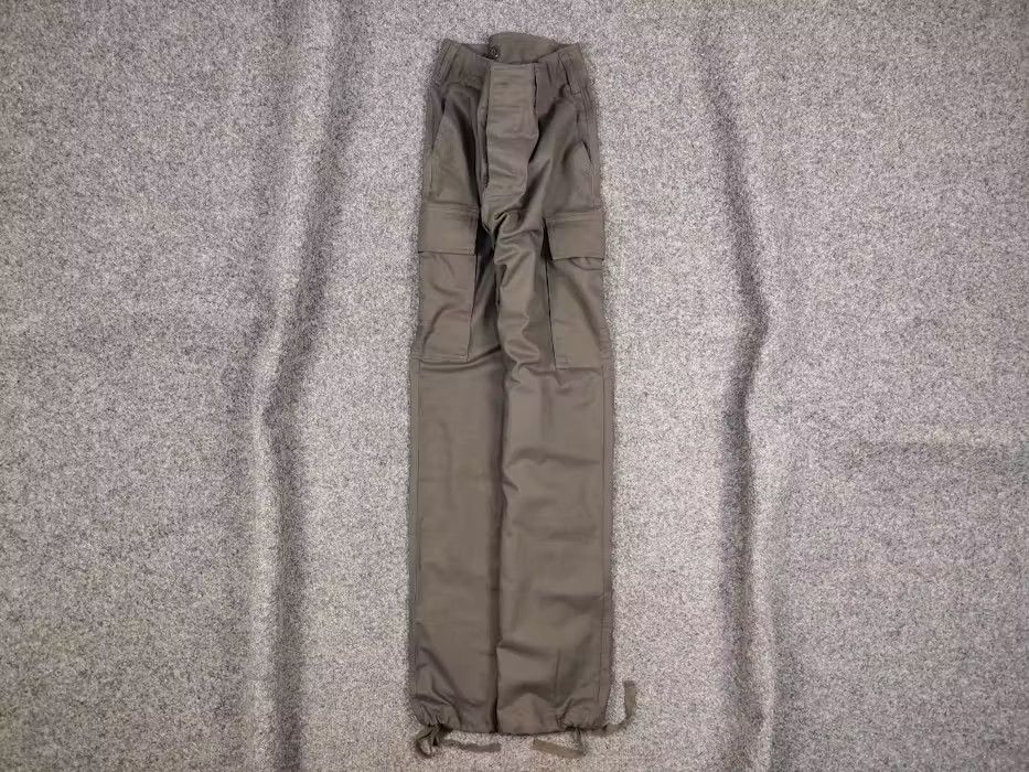 Japanese Brand Vintage 98s Genuine French Khaki Cargo Combat Trousers Pants Size US 32 / EU 48 - 1 Thumbnail
