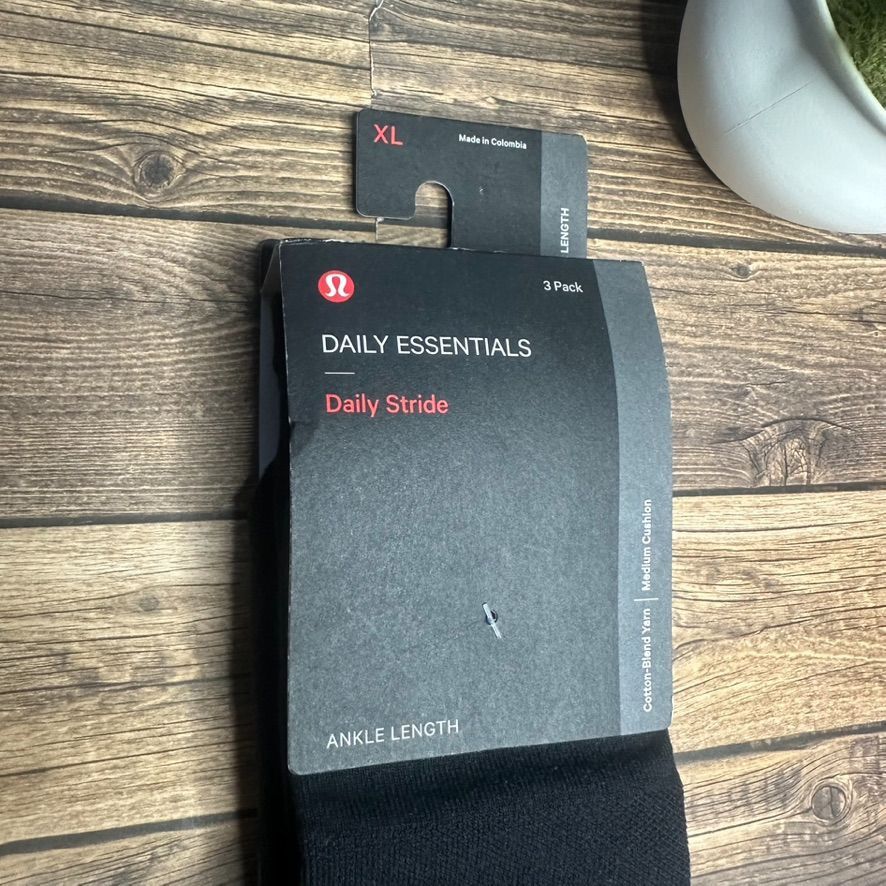 Lululemon Lululemon Men's Daily Stride Ankle Socks 3 Pack NWT Size XL Size ONE SIZE - 2 Thumbnail