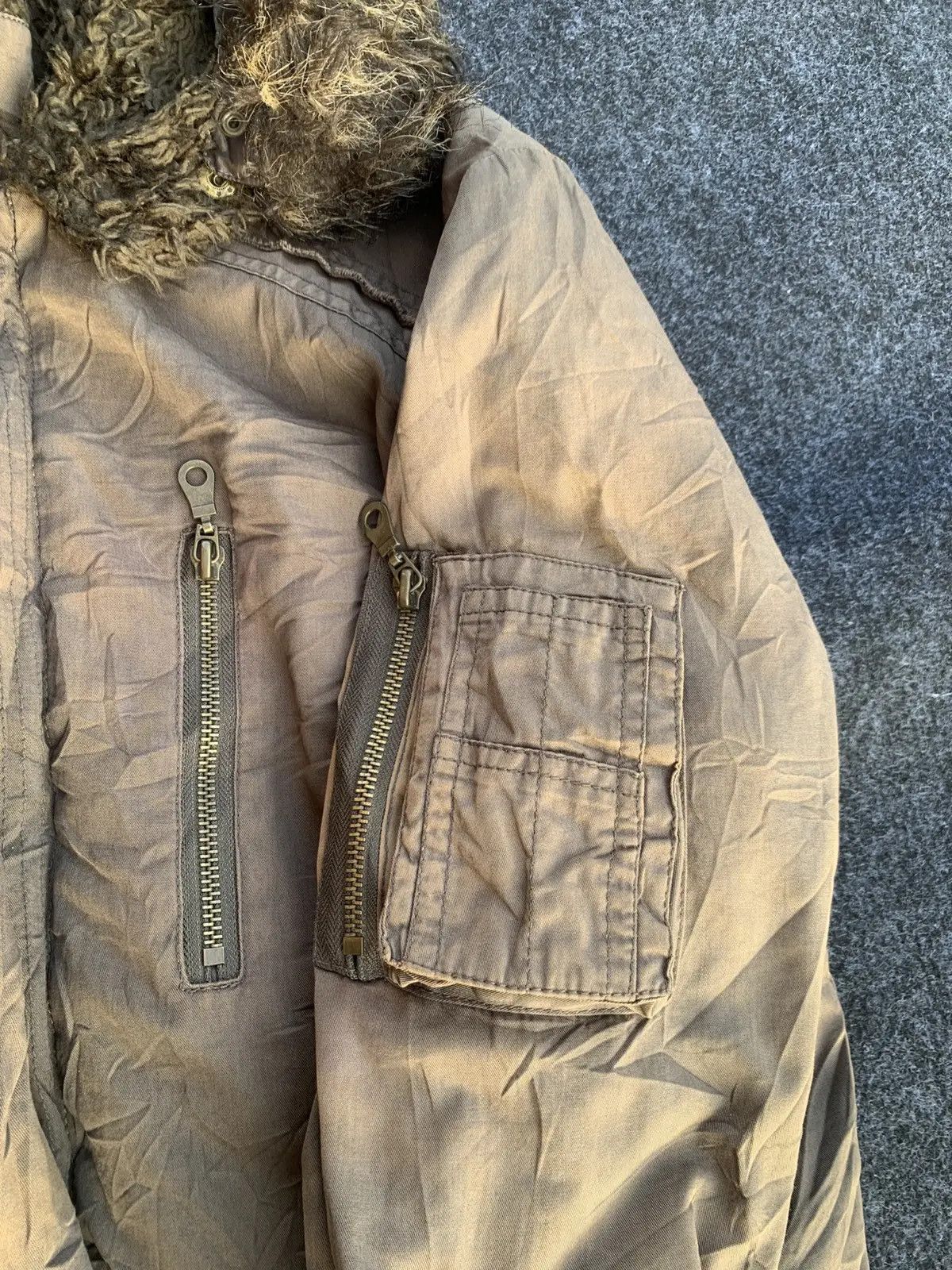 In The Attic In The Attic homme Faux Fur Trim hooded Parka Jacket . Size US L / EU 52-54 / 3 - 11 Thumbnail