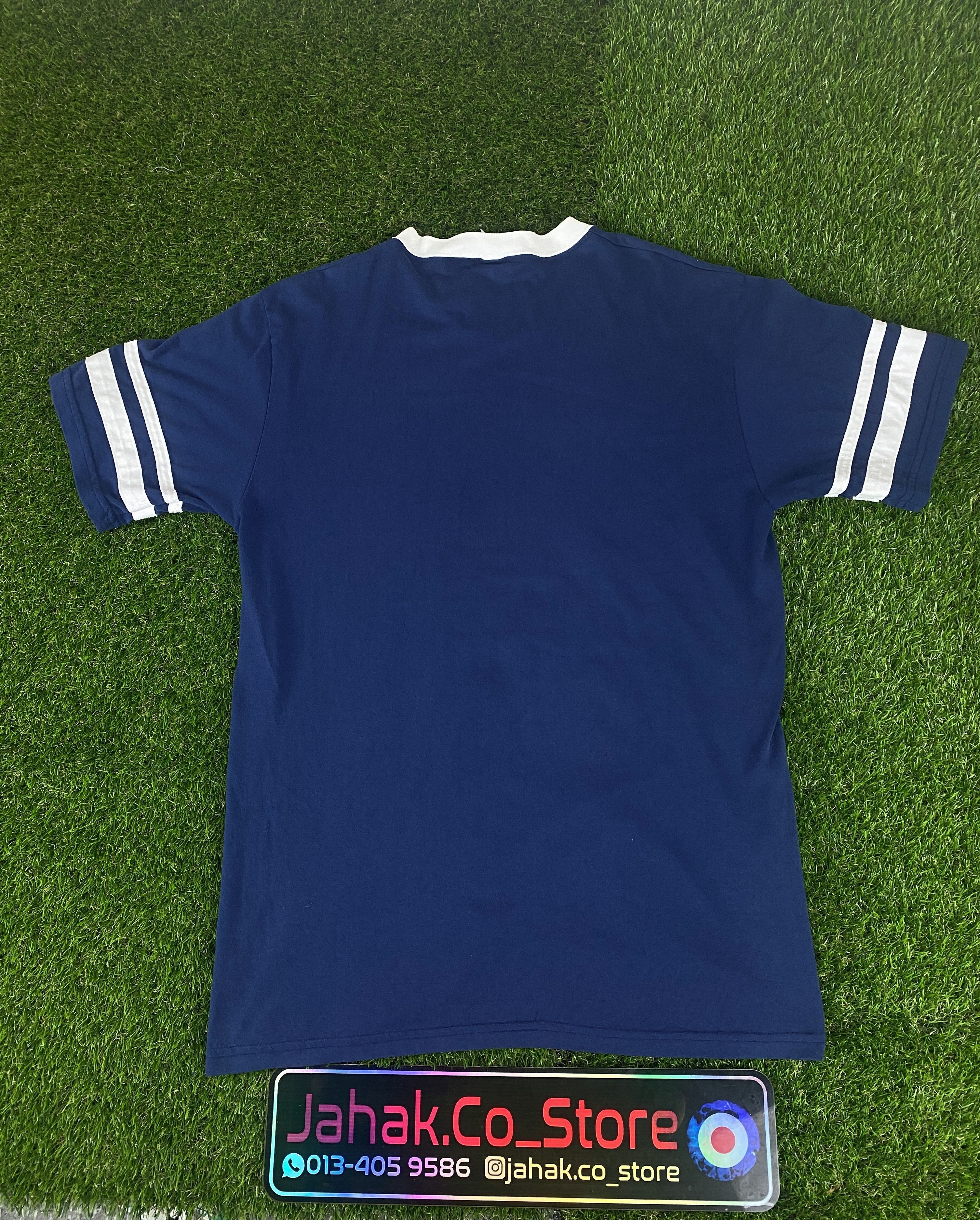 Band Tees Vintage Foo Fighters Tees (T134) Size US L / EU 52-54 / 3 - 8 Thumbnail