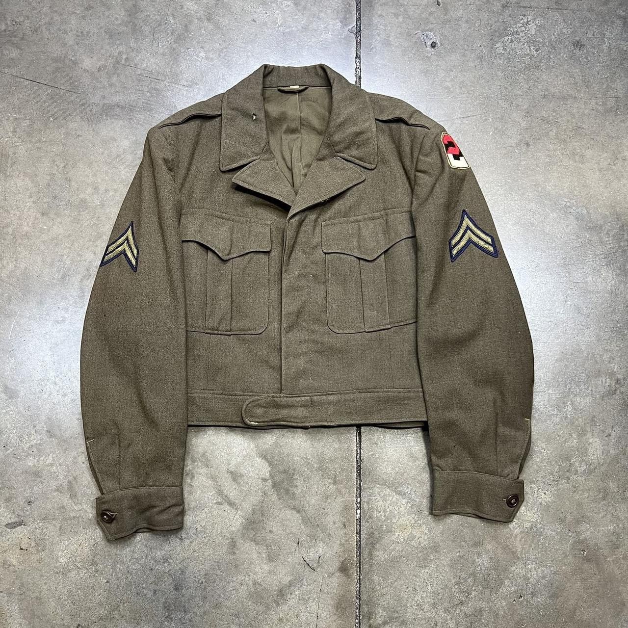 Vintage Vintage Eisenhower Ike Jacket WWII Cropped Military Wool USA Size US S / EU 44-46 / 1 - 1 Thumbnail