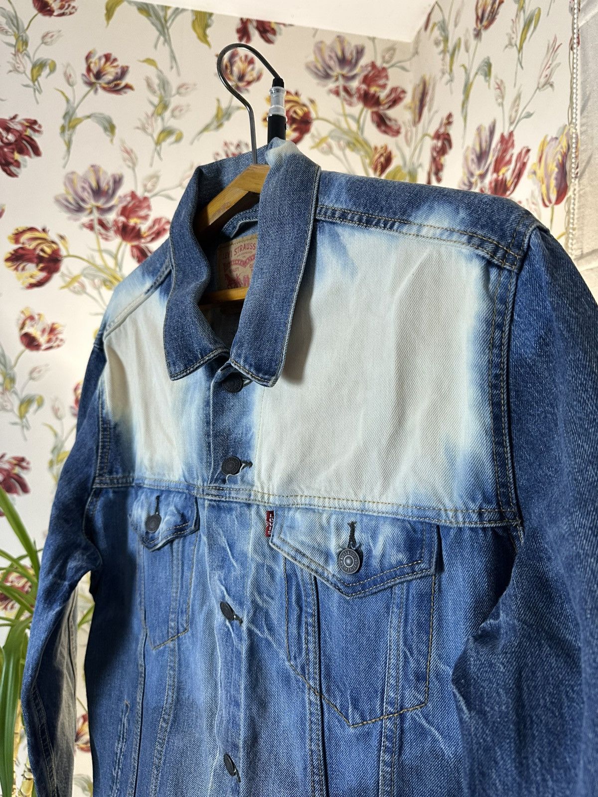 Levi's × Levi's Vintage Clothing Denim Jean Jaket by Levi's Blue Faded Size US XL / EU 56 / 4 - 2 Thumbnail