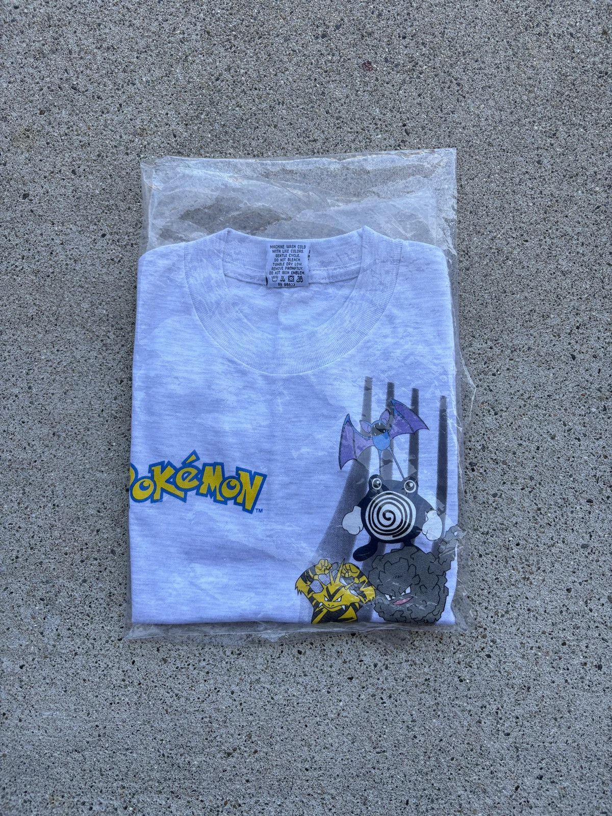 Pokemon Vintage 2000 Pokèmon “Blastoise & Friends” Shirt Size S Size US S / EU 44-46 / 1 - 4 Thumbnail