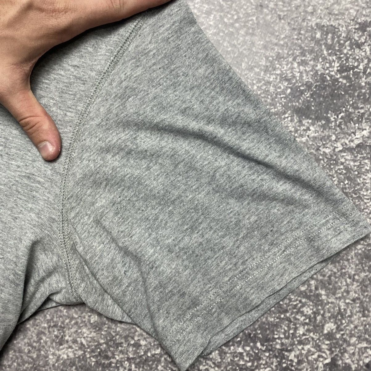 Vintage Vintage Nike Small Swoosh Grey basic 90’s tee Size US M / EU 48-50 / 2 - 7 Thumbnail